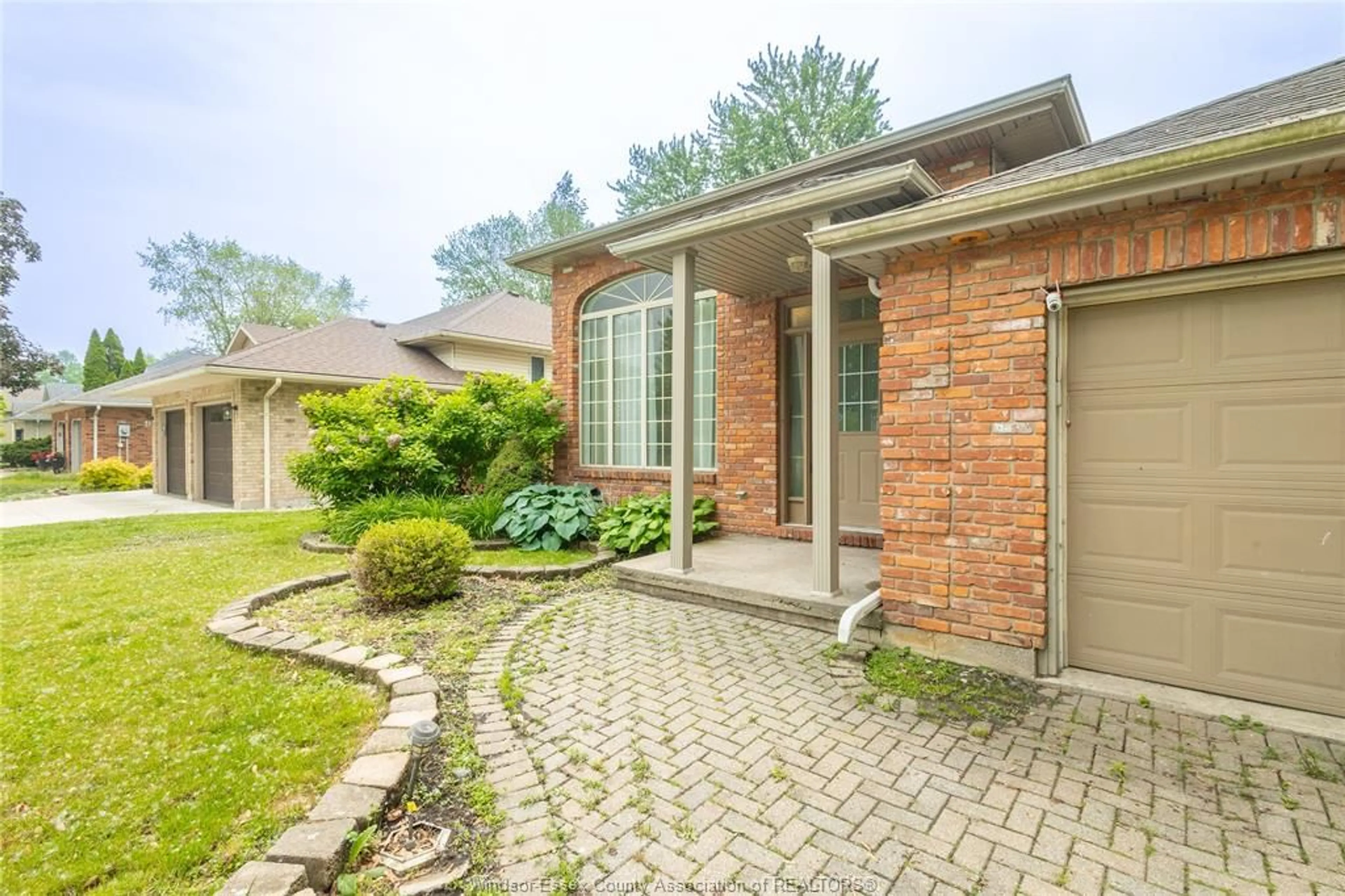 Home with brick exterior material, street for 1125 MINTO, LaSalle Ontario N9J 3H8