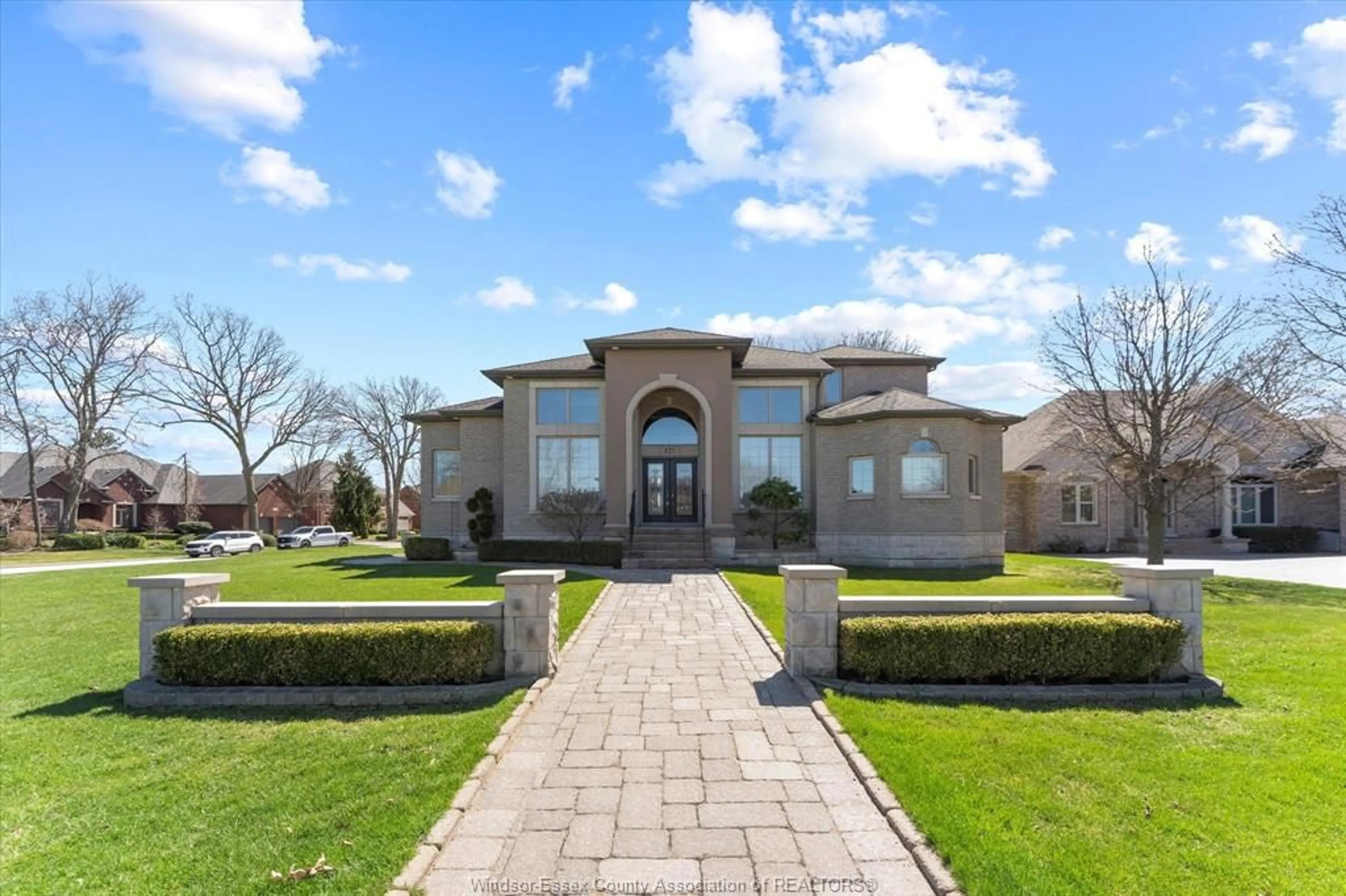 Home with brick exterior material, unknown for 125 LINKS Dr, Amherstburg Ontario N9V 3Z3