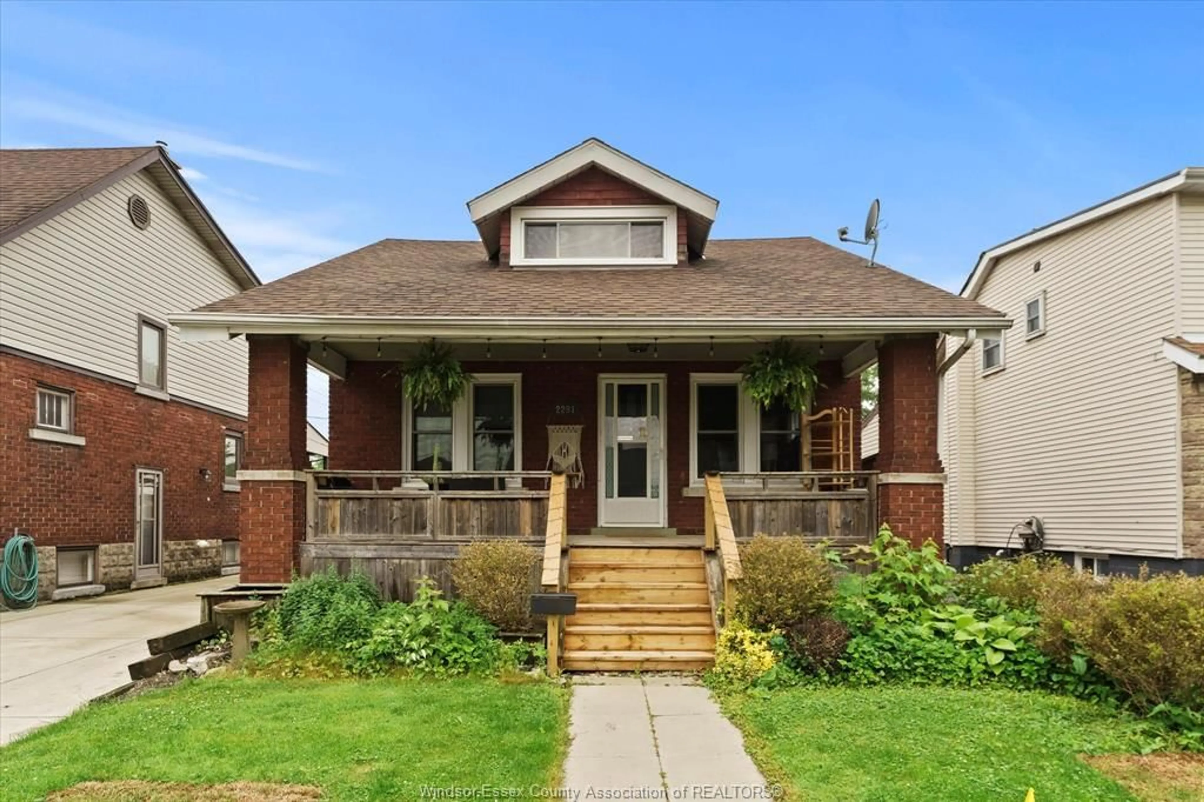 Home with brick exterior material, street for 2291 TURNER Rd, Windsor Ontario N8W 3K4