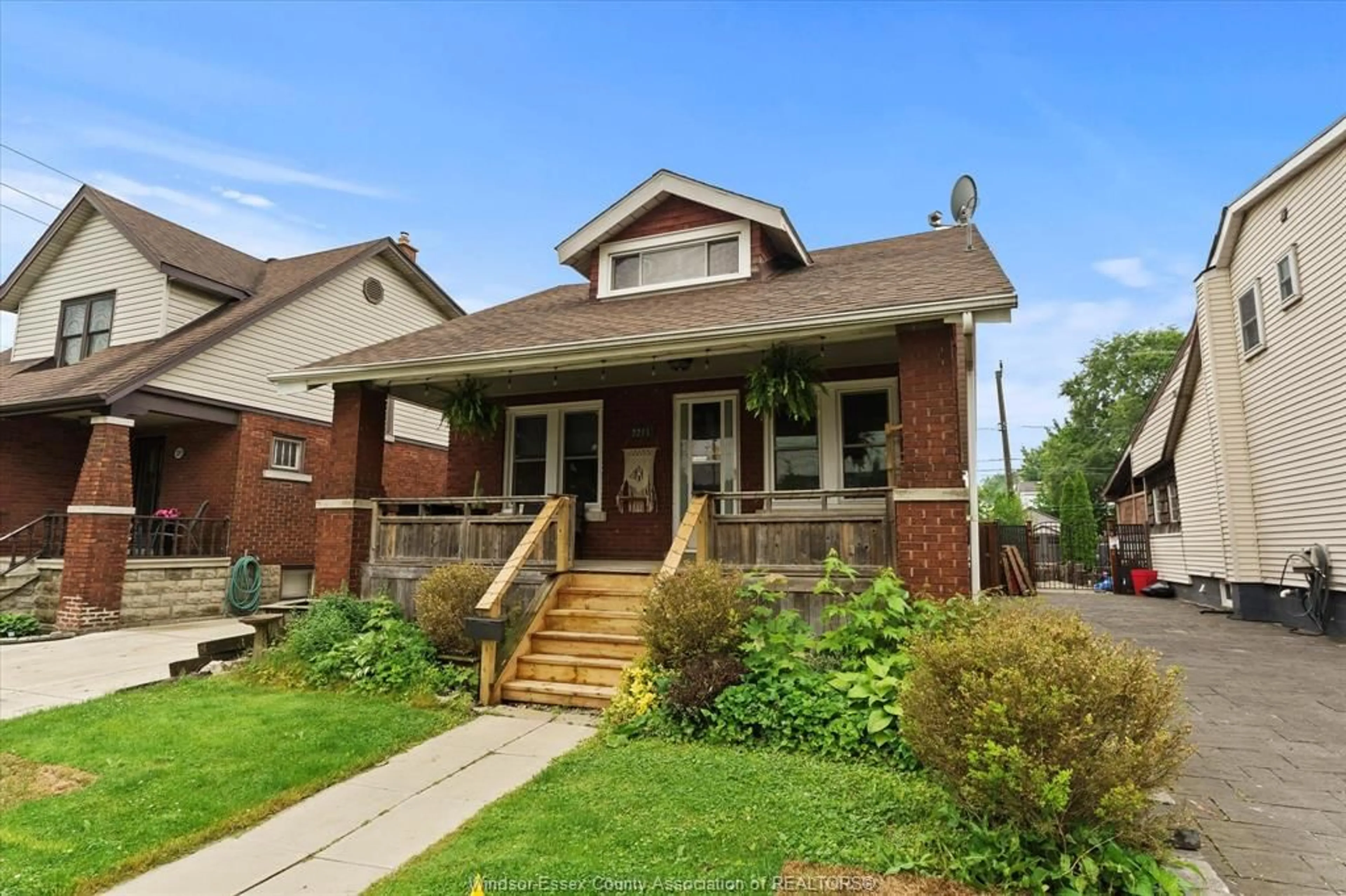 Home with brick exterior material, street for 2291 TURNER Rd, Windsor Ontario N8W 3K4