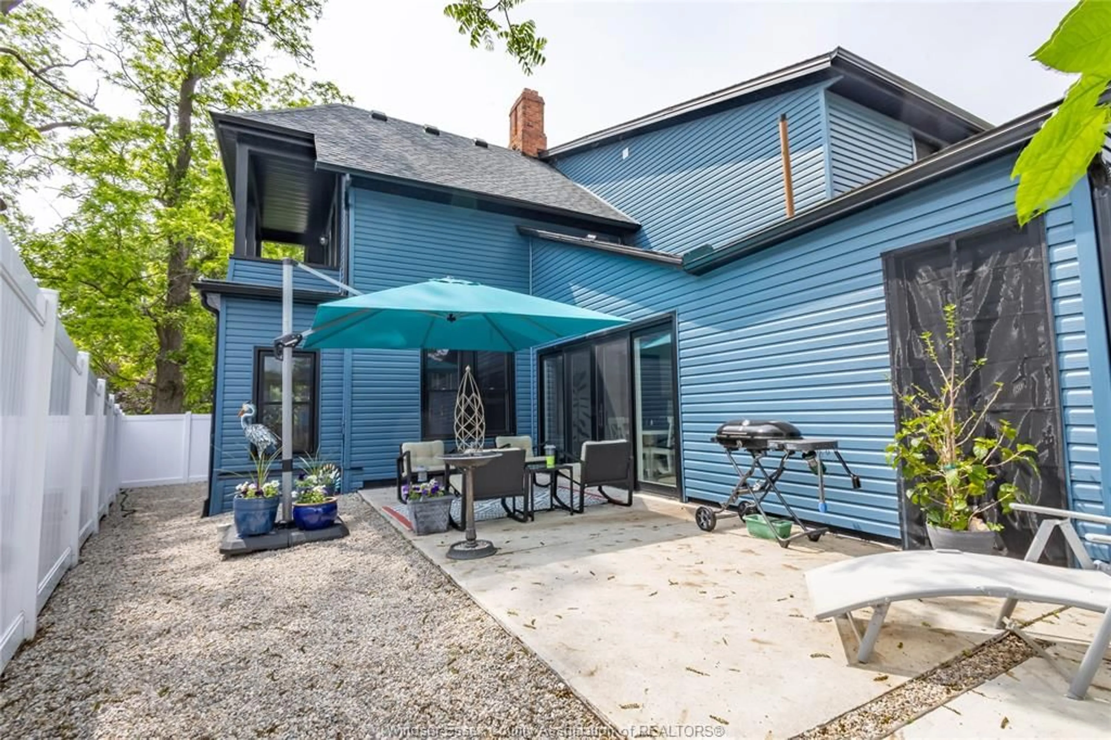 Patio, street for 261 DIVISION St, Kingsville Ontario N9Y 1R7