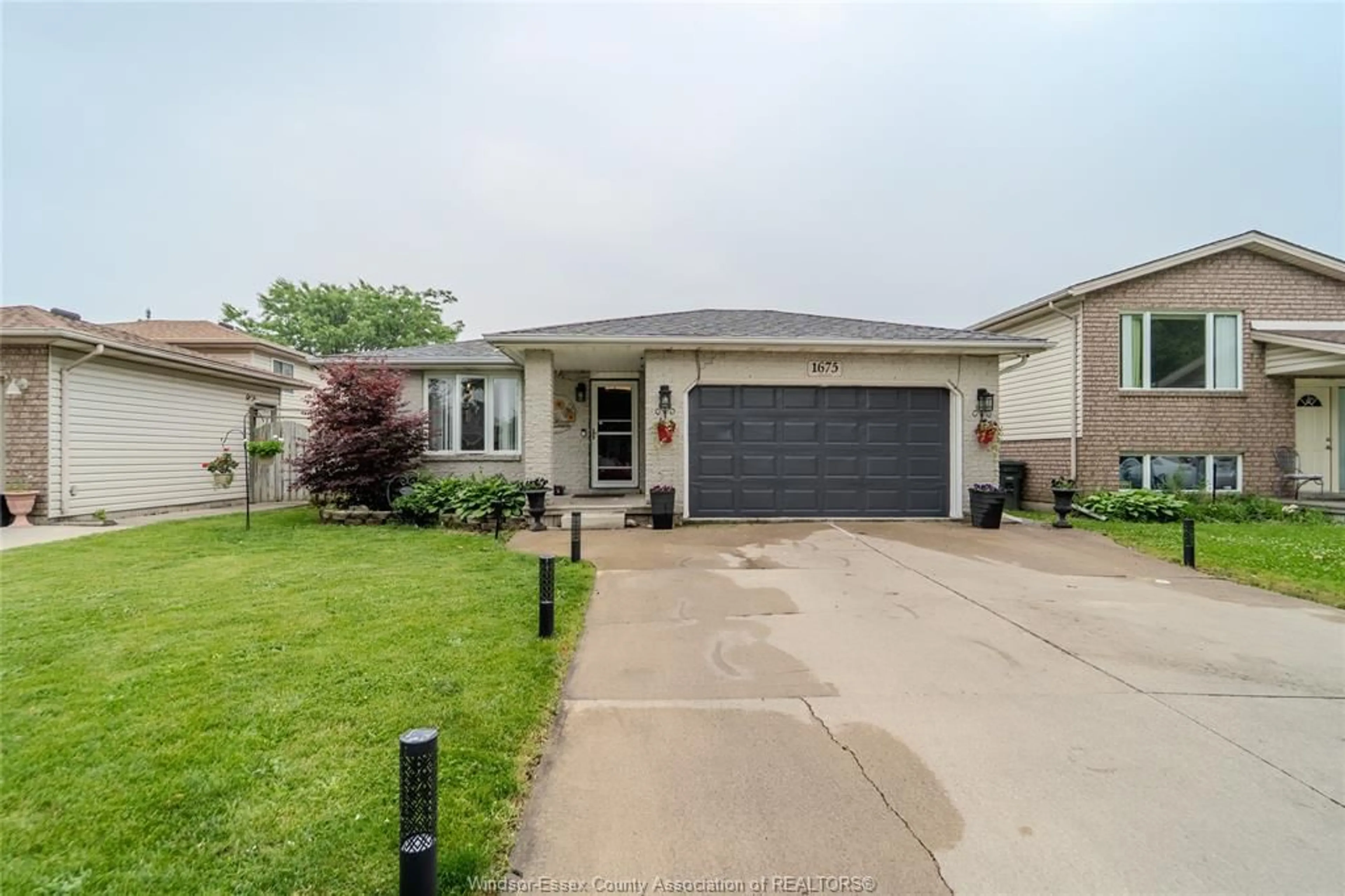Unknown for 1675 Fuller Cres, Windsor Ontario N8W 5S3