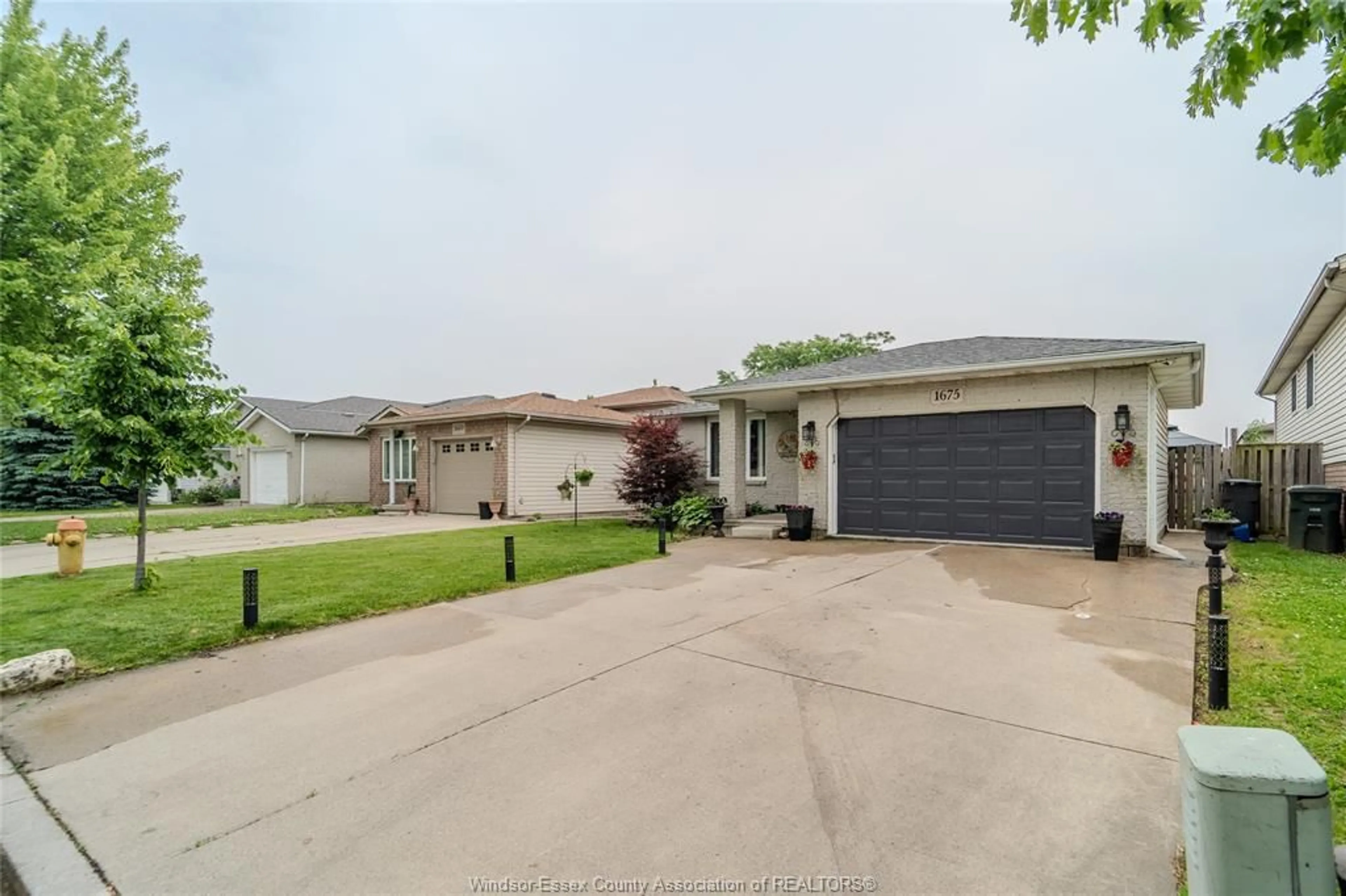 A pic from outside/outdoor area/front of a property/back of a property/a pic from drone, street for 1675 Fuller Cres, Windsor Ontario N8W 5S3