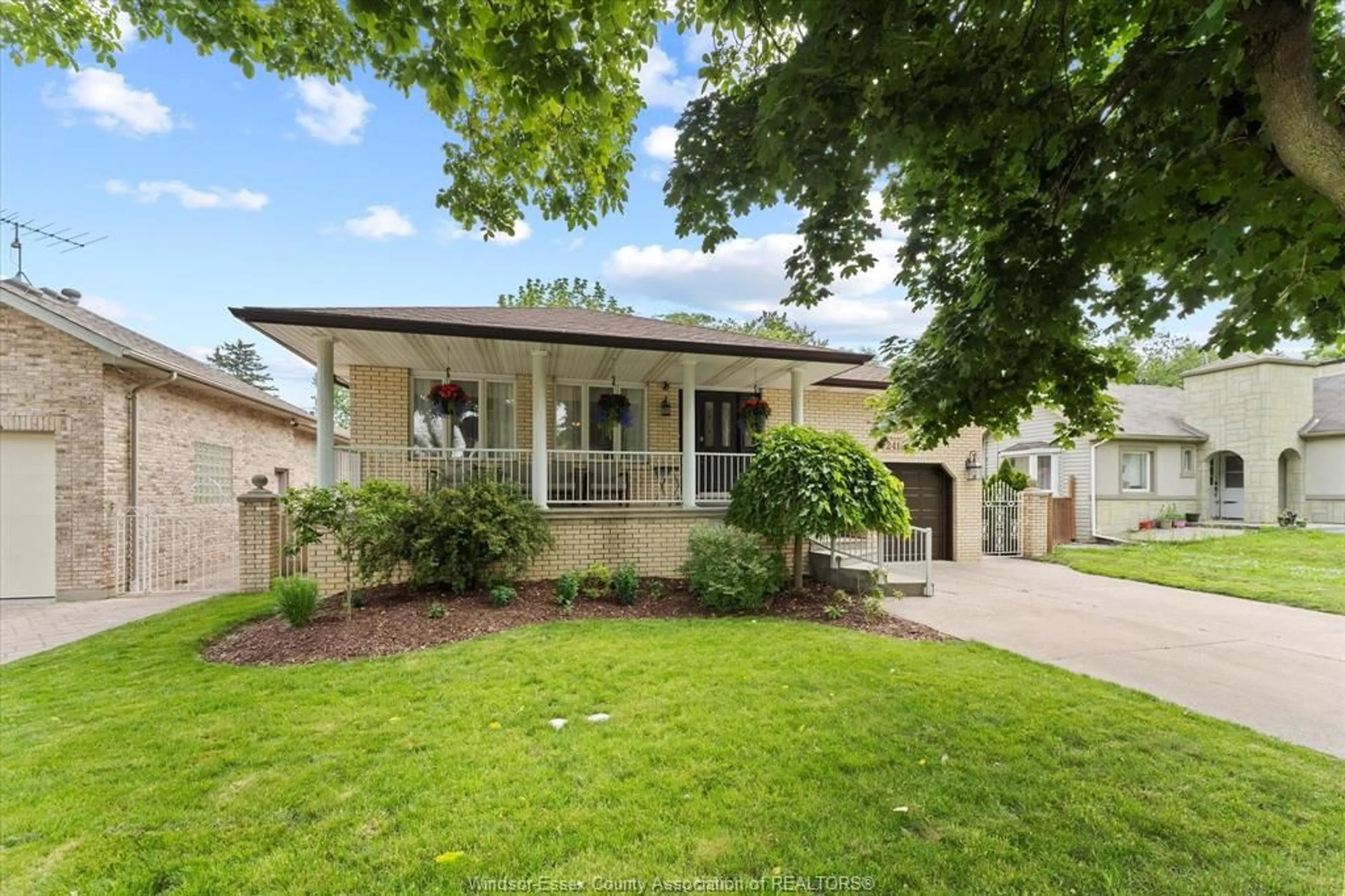 Unknown for 2418 Princess Ave, Windsor Ontario N8T 1V3