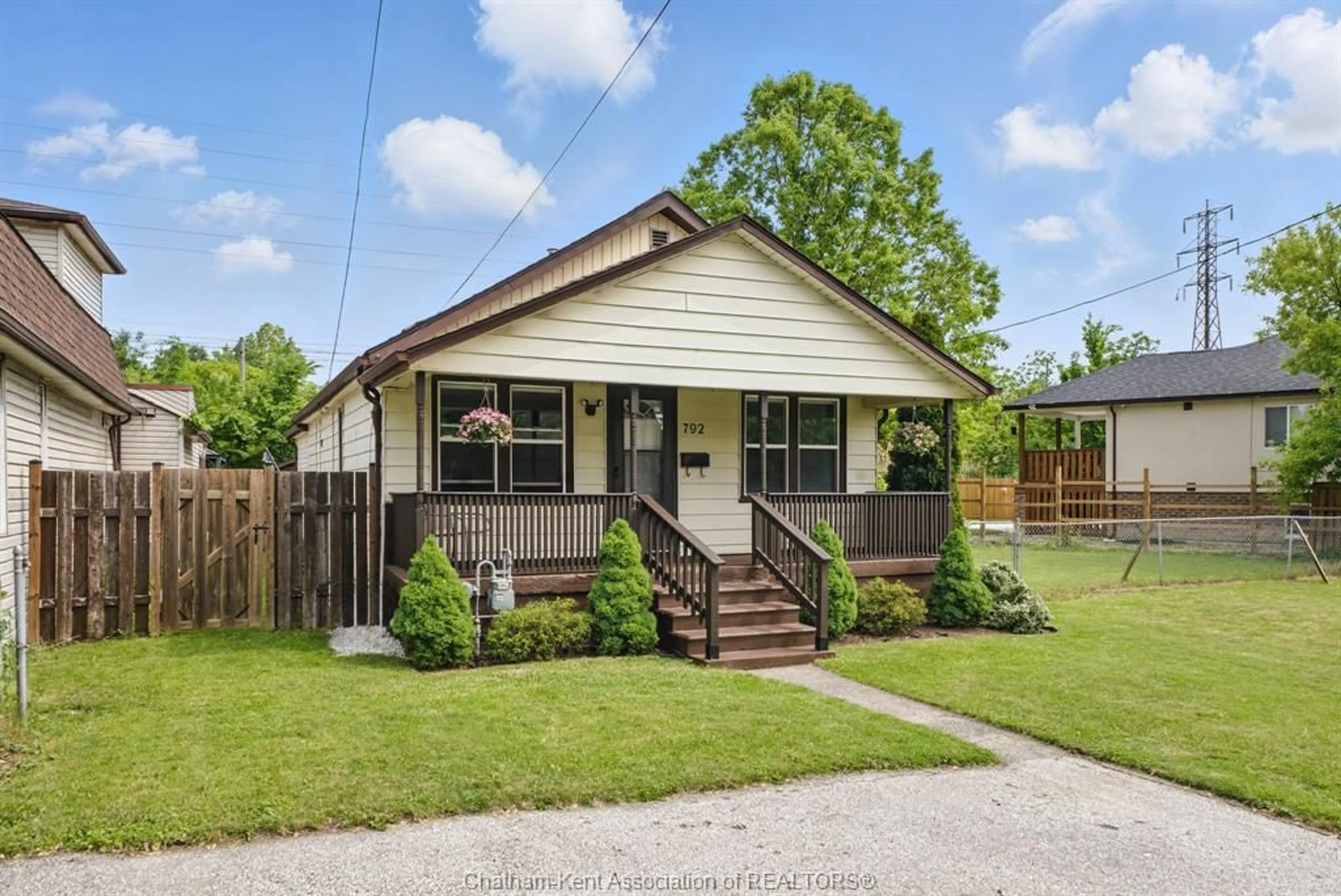 Home with vinyl exterior material, street for 792 South Pacific Ave, Windsor Ontario N8X 2X2