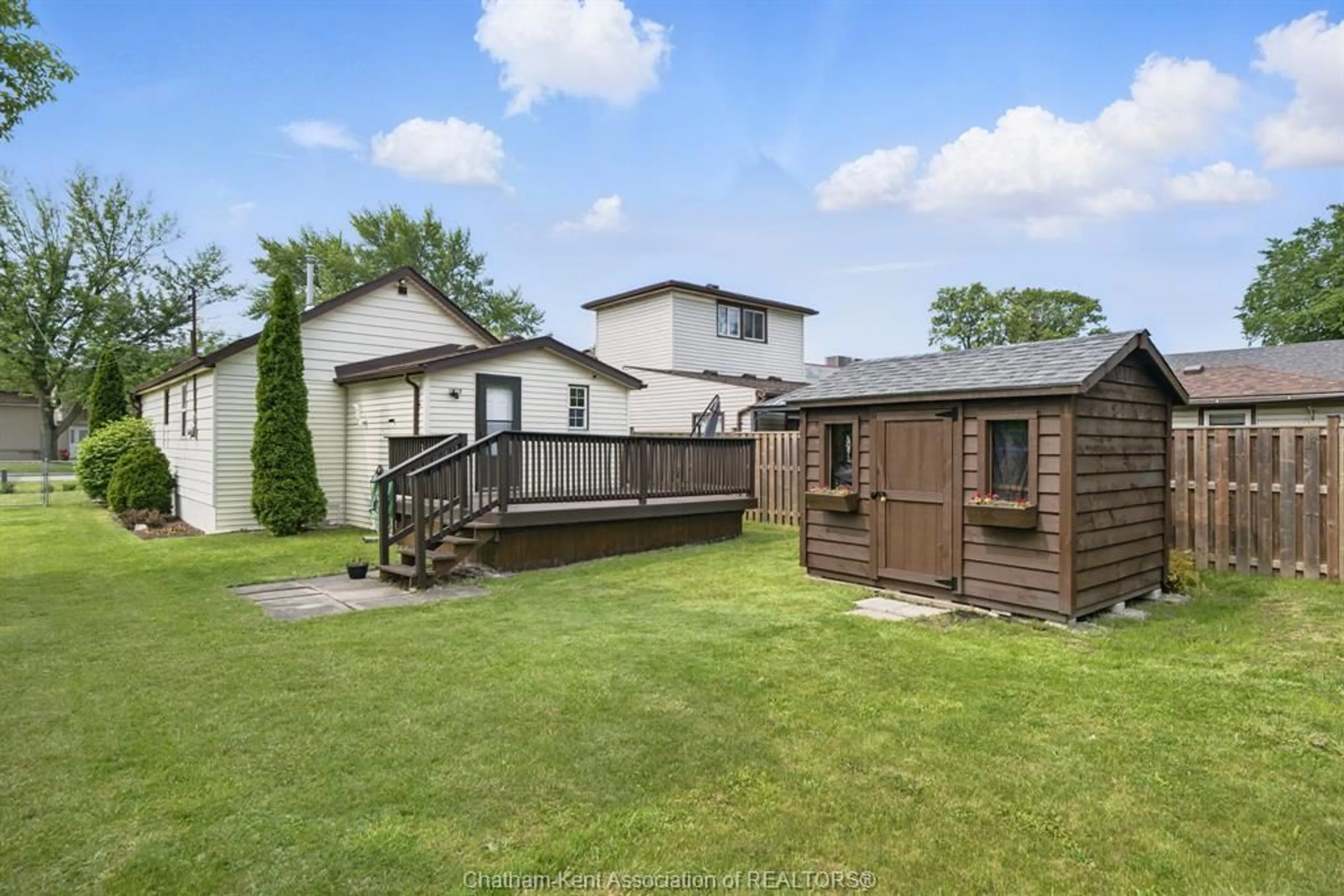 A pic from outside/outdoor area/front of a property/back of a property/a pic from drone, unknown for 792 South Pacific Ave, Windsor Ontario N8X 2X2