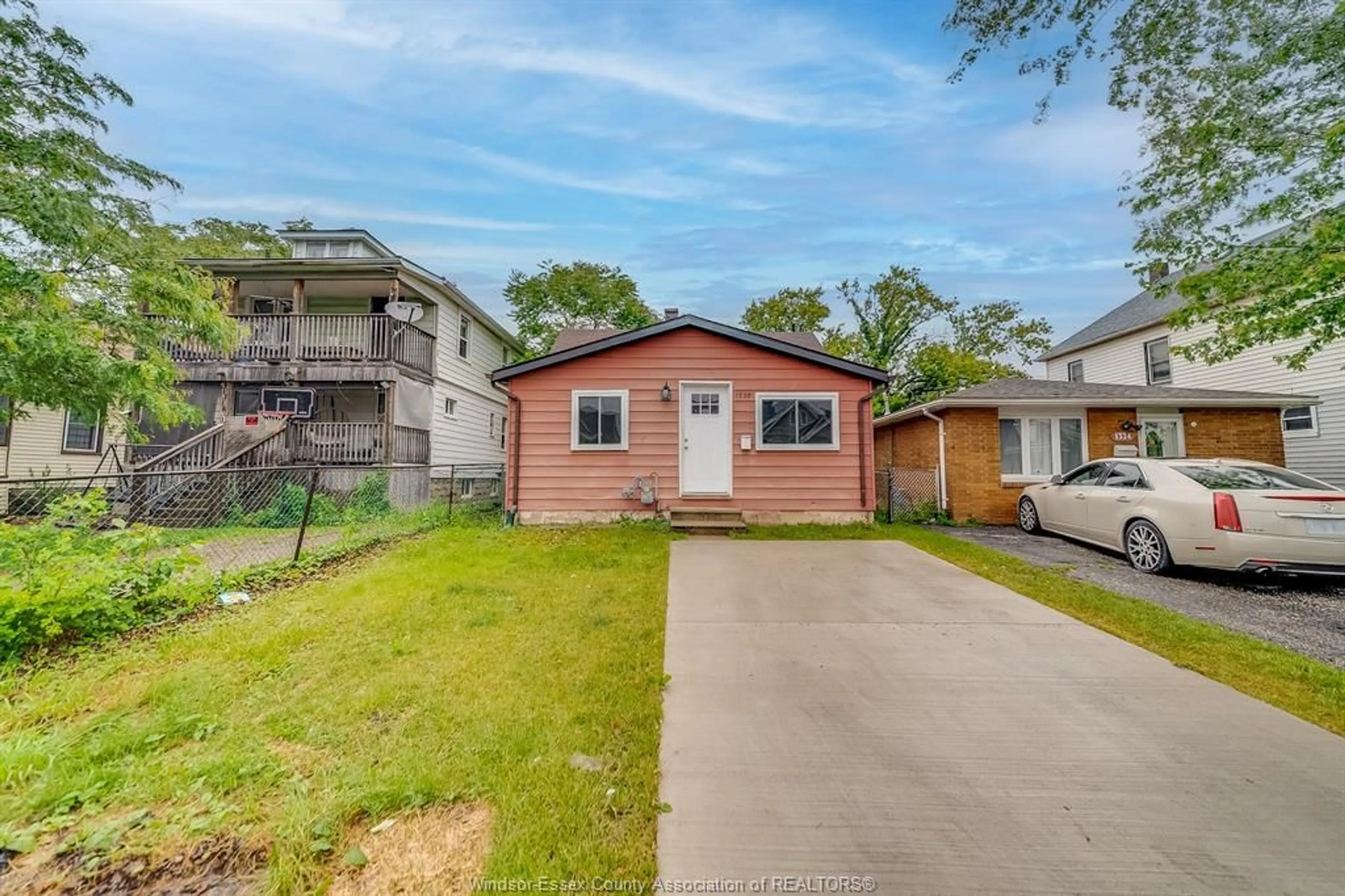 A pic from outside/outdoor area/front of a property/back of a property/a pic from drone, street for 1320 GOYEAU St, Windsor Ontario N8X 3L1