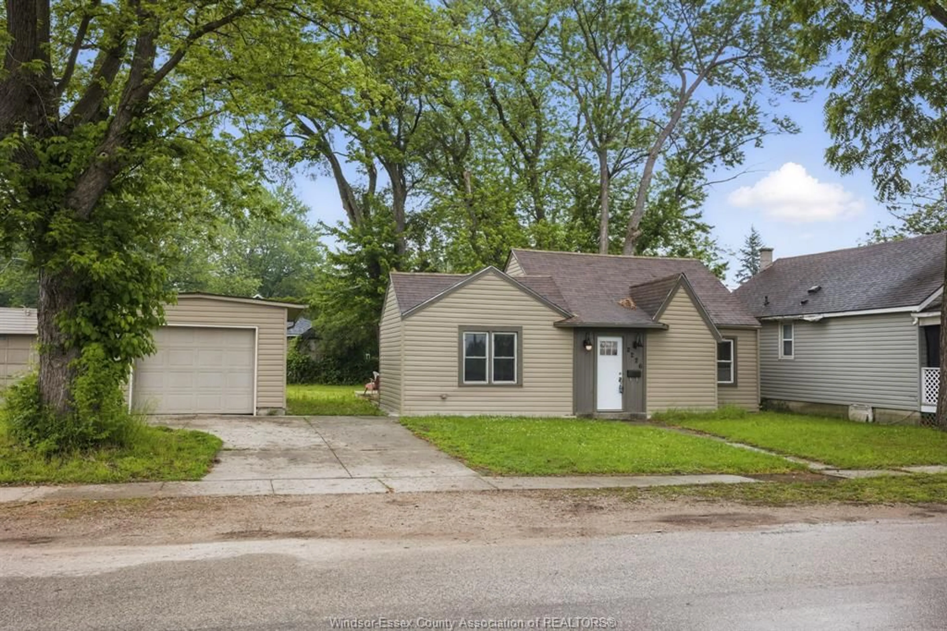 Unknown for 2226 JANETTE Ave, Windsor Ontario N8X 1Z8