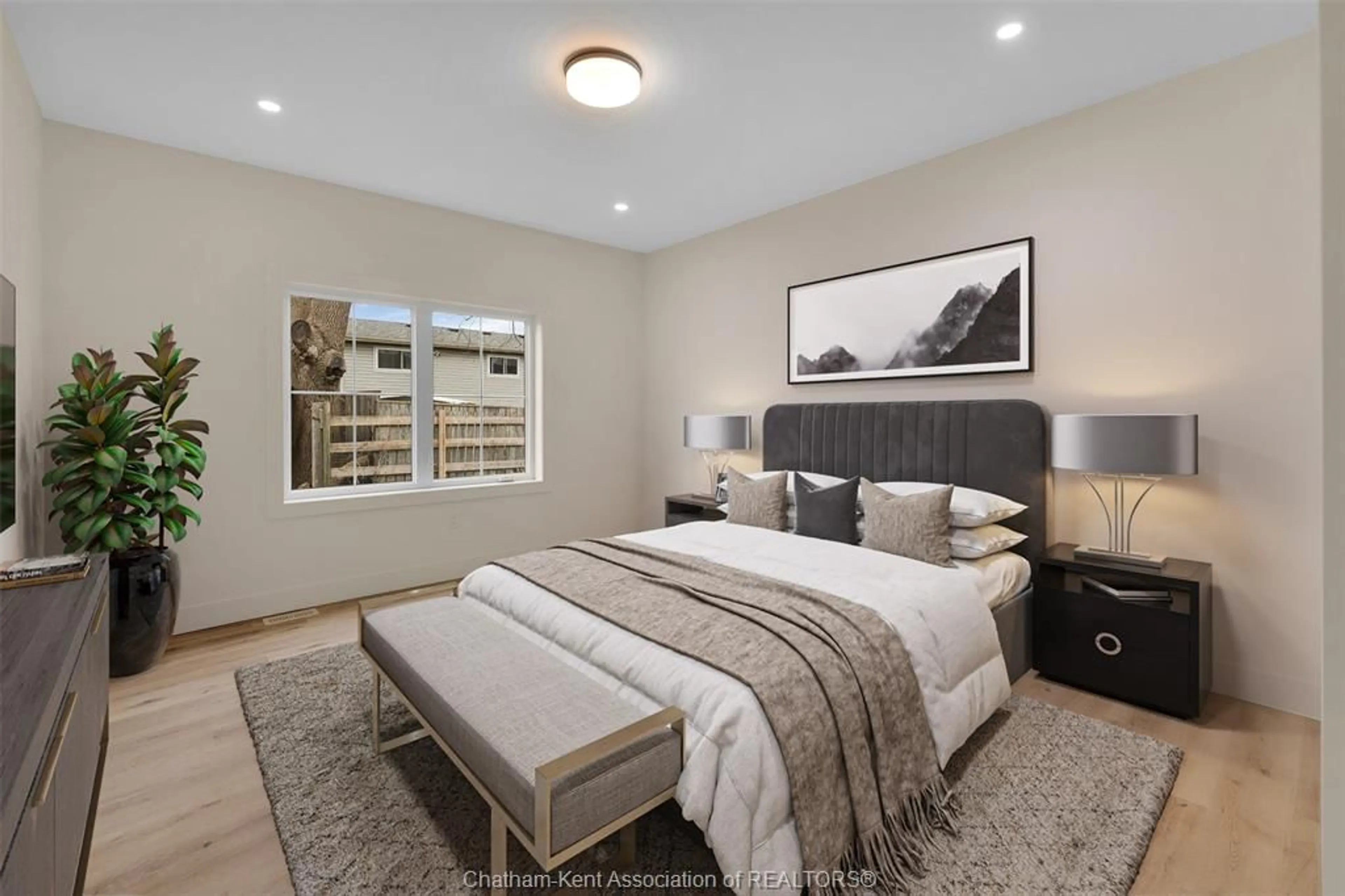 Bedroom with bed, unknown for 11 Rosewood Cres, Chatham Ontario N7M 0V4