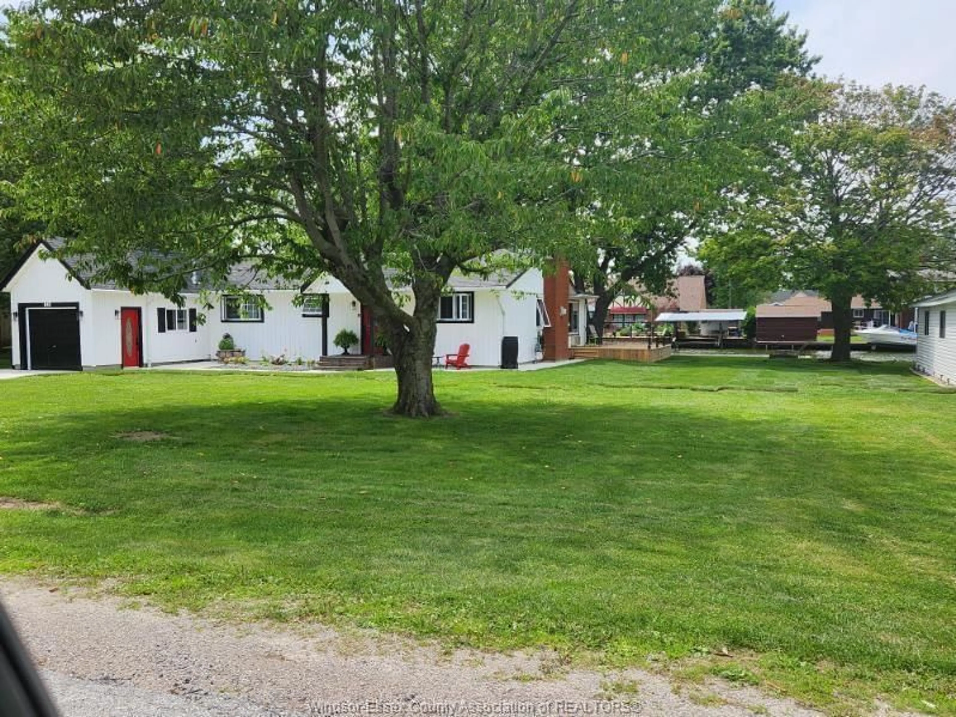 A pic from outside/outdoor area/front of a property/back of a property/a pic from drone, street for 845 REAUME Dr, Tilbury North Ontario N0P 2L0