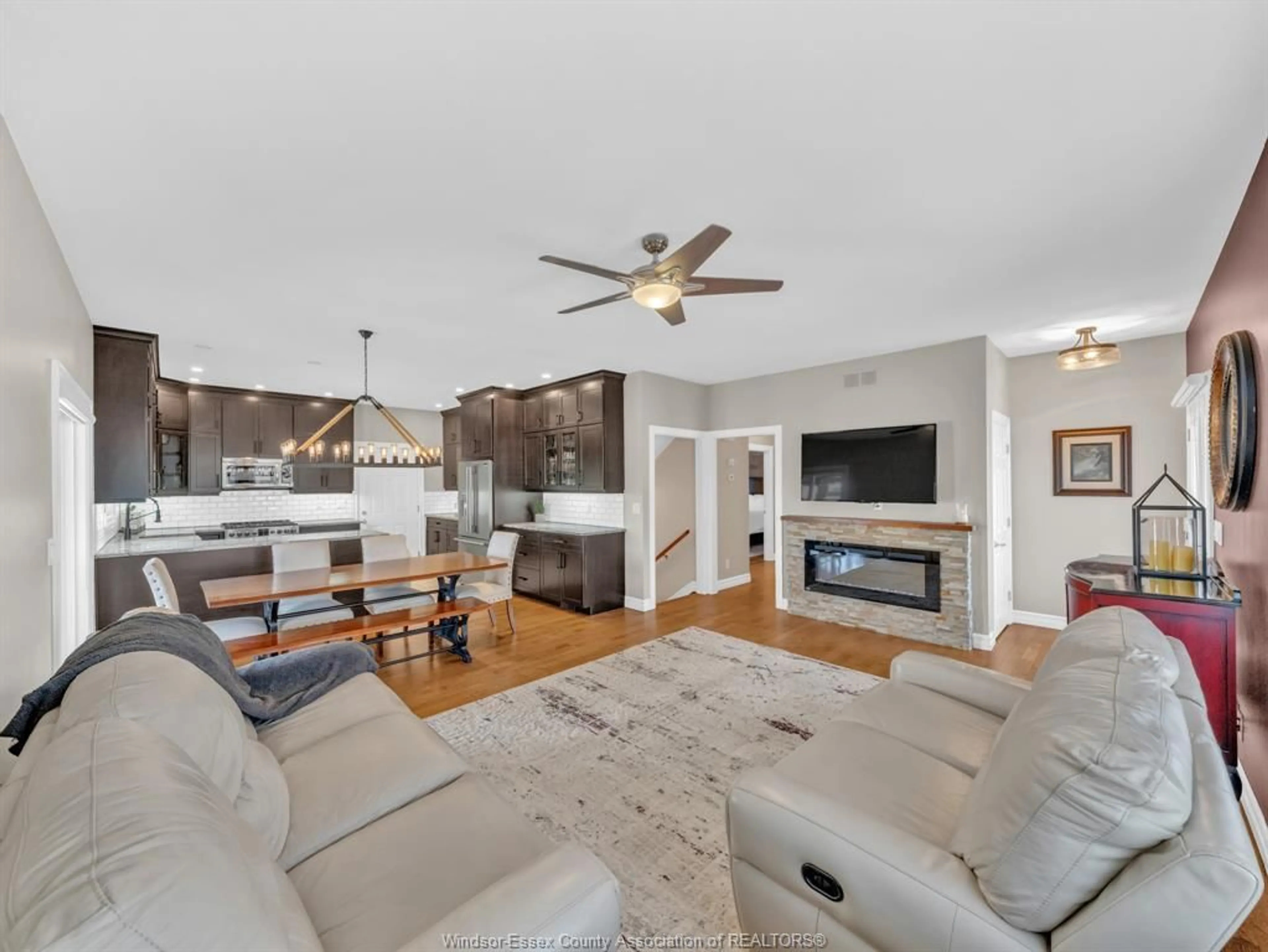Living room with furniture, unknown for 7422 FRANK Crt, Comber Ontario N0P 1J0