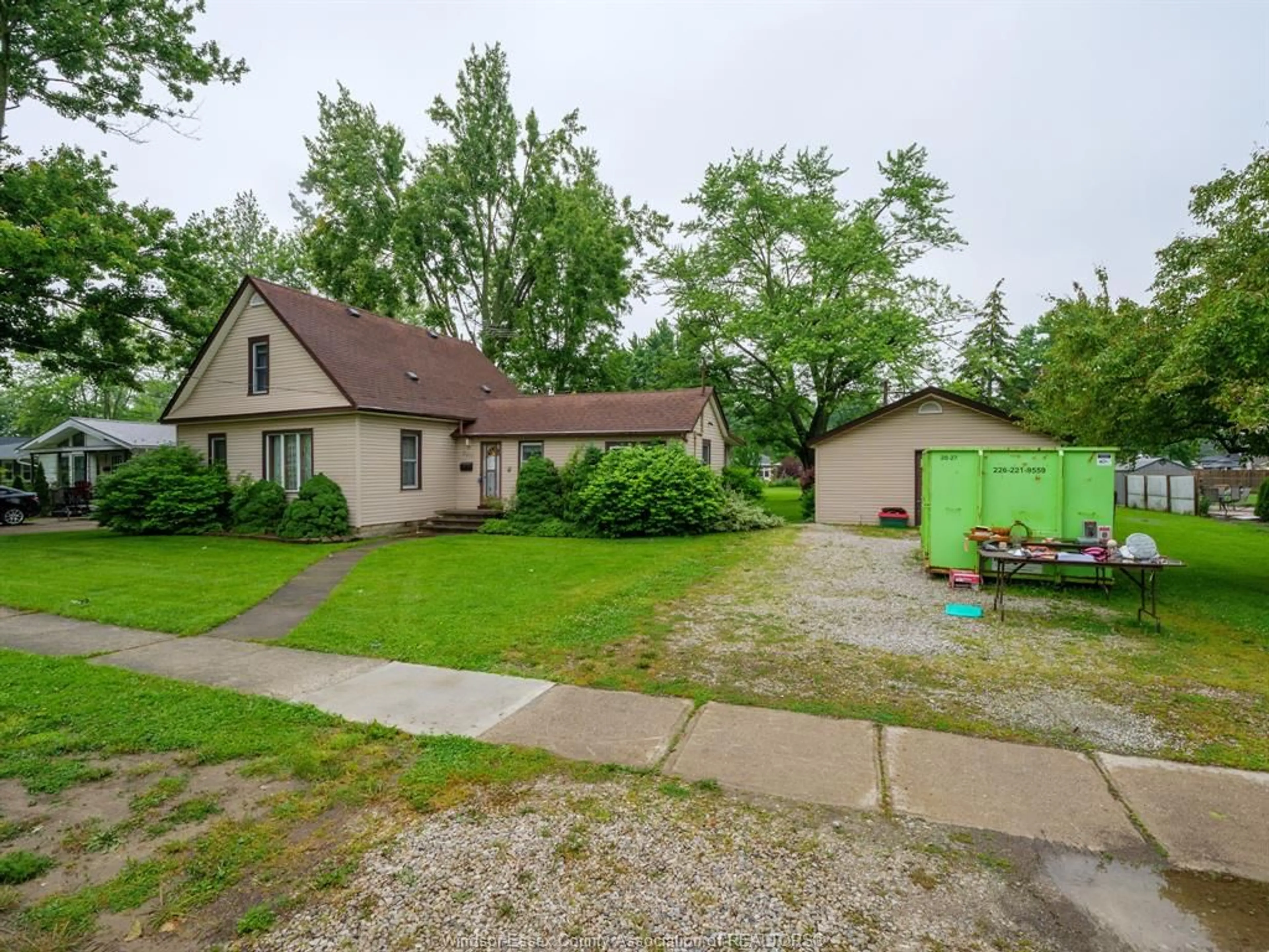 A pic from outside/outdoor area/front of a property/back of a property/a pic from drone, street for 207 Laird Ave, Essex Ontario N8M 1S6