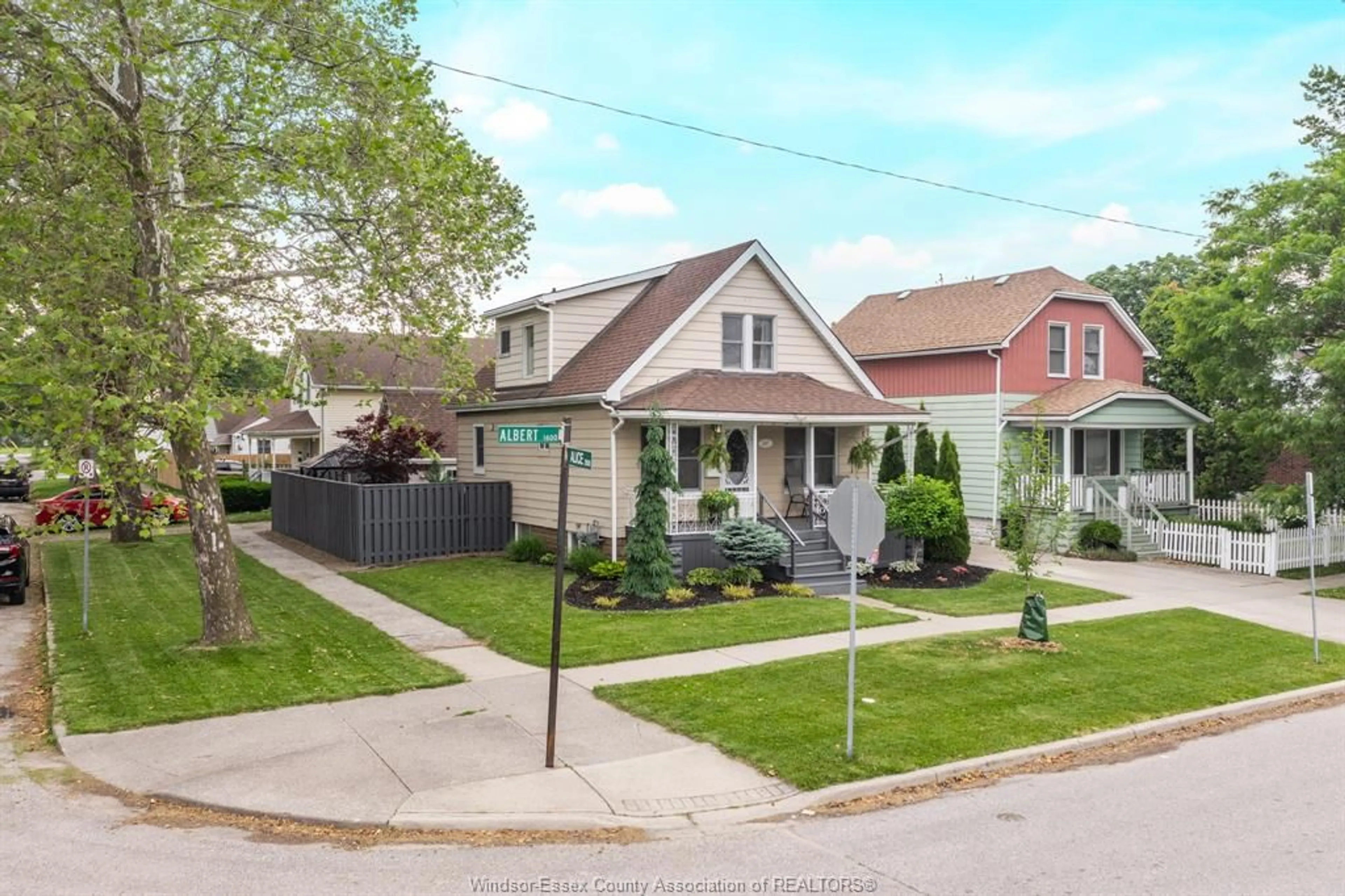 Unknown for 1697 ALBERT RD, Windsor Ontario N8Y 3R4