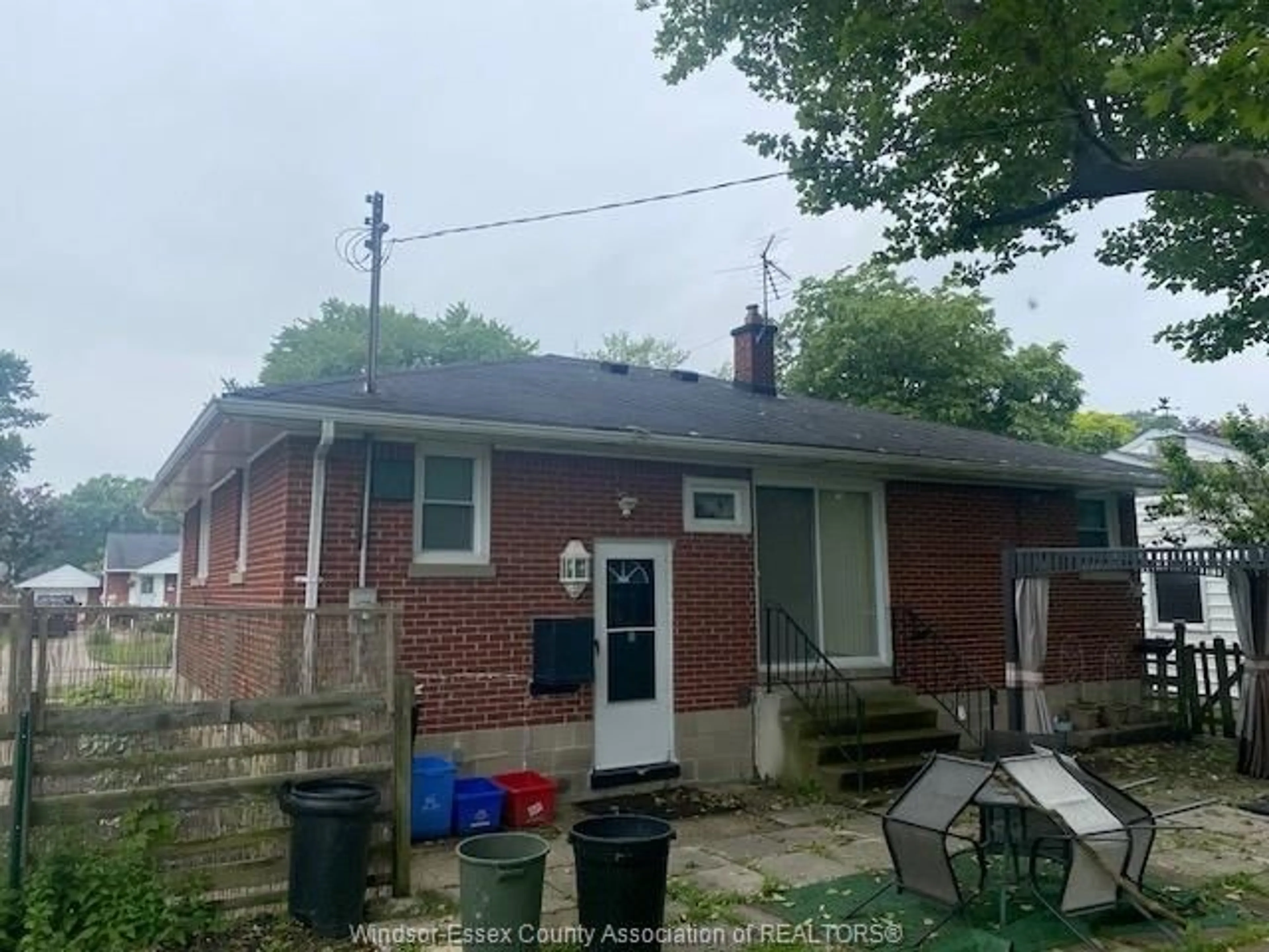 Home with brick exterior material, building for 3320 MCKAY, Windsor Ontario N9E 2R5