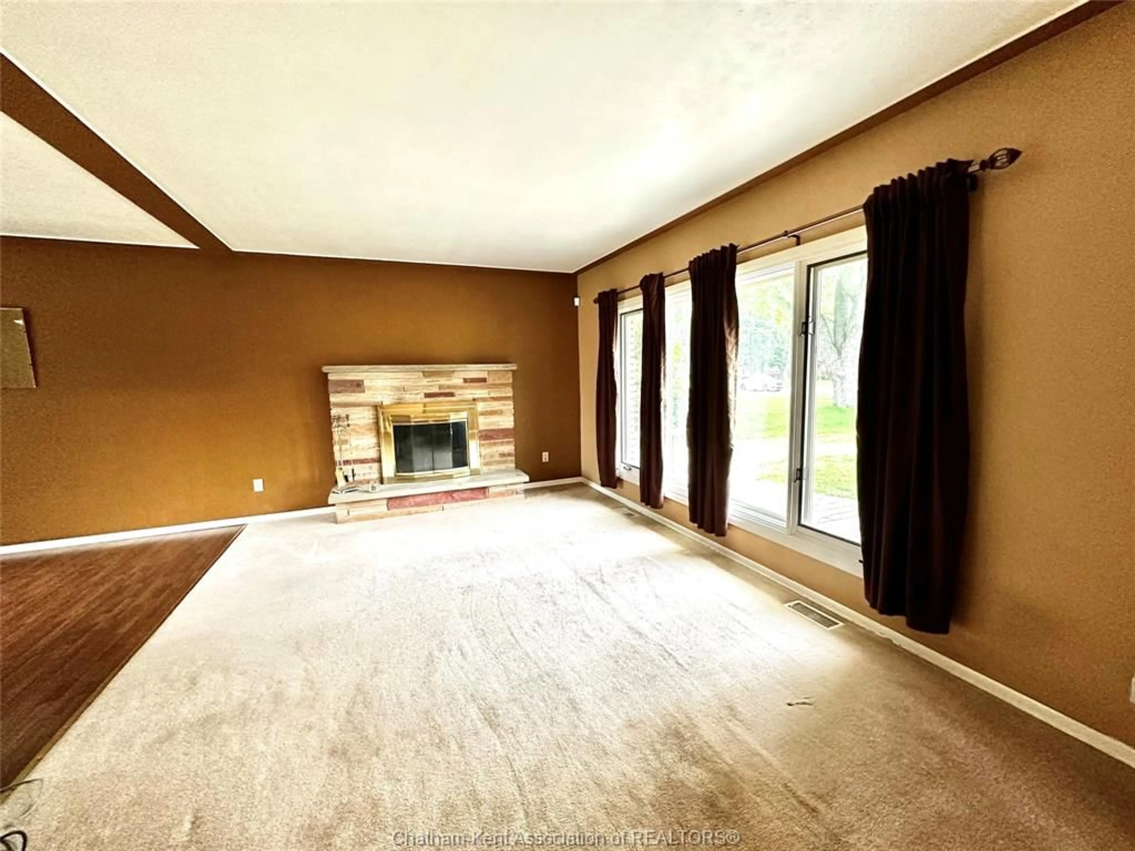 A pic of a room for 430 McNaughton Ave, Chatham Ontario N7L 2G9