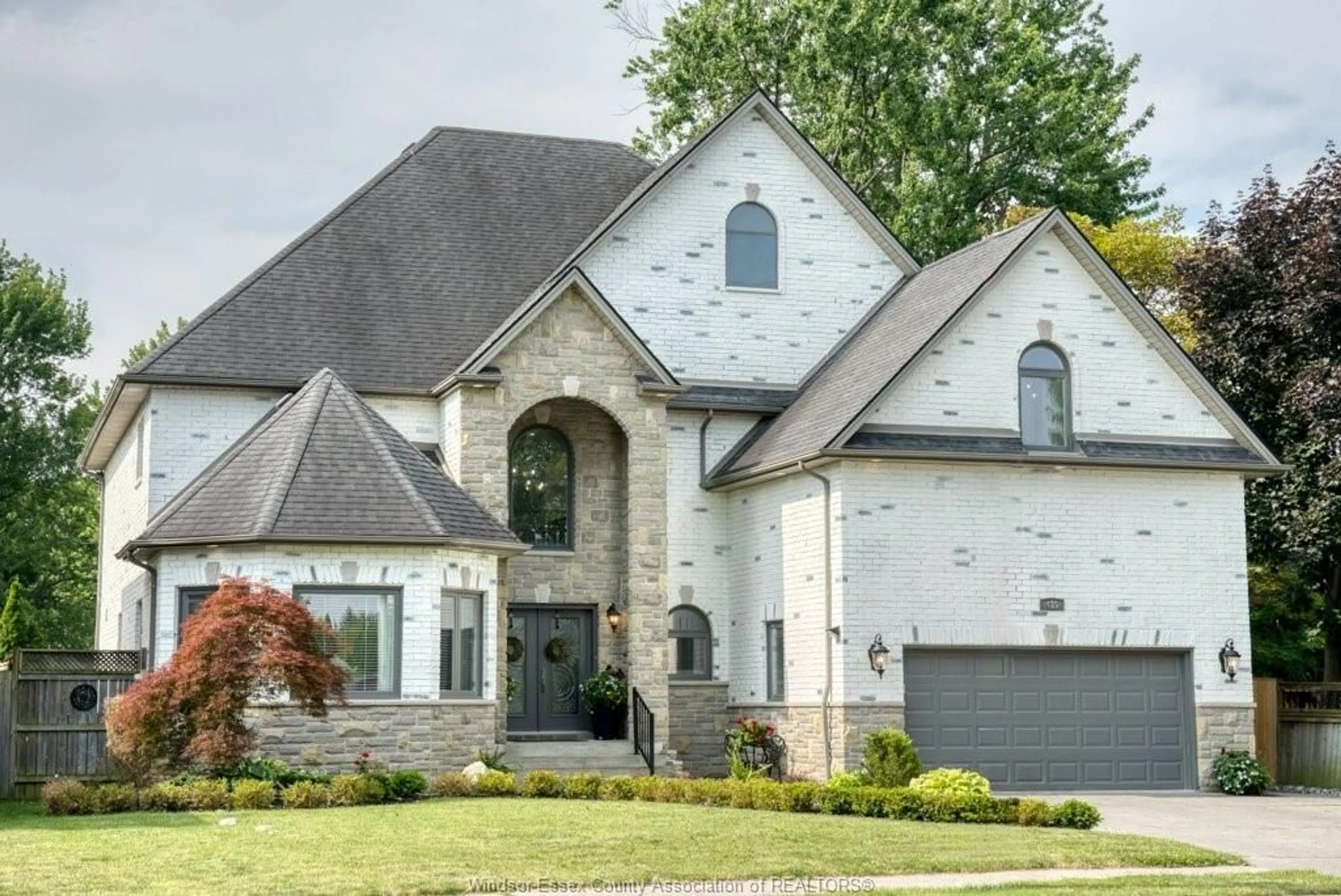 Home with brick exterior material, street for 435 COUNTRY CLUB, Windsor Ontario N9G 3G9