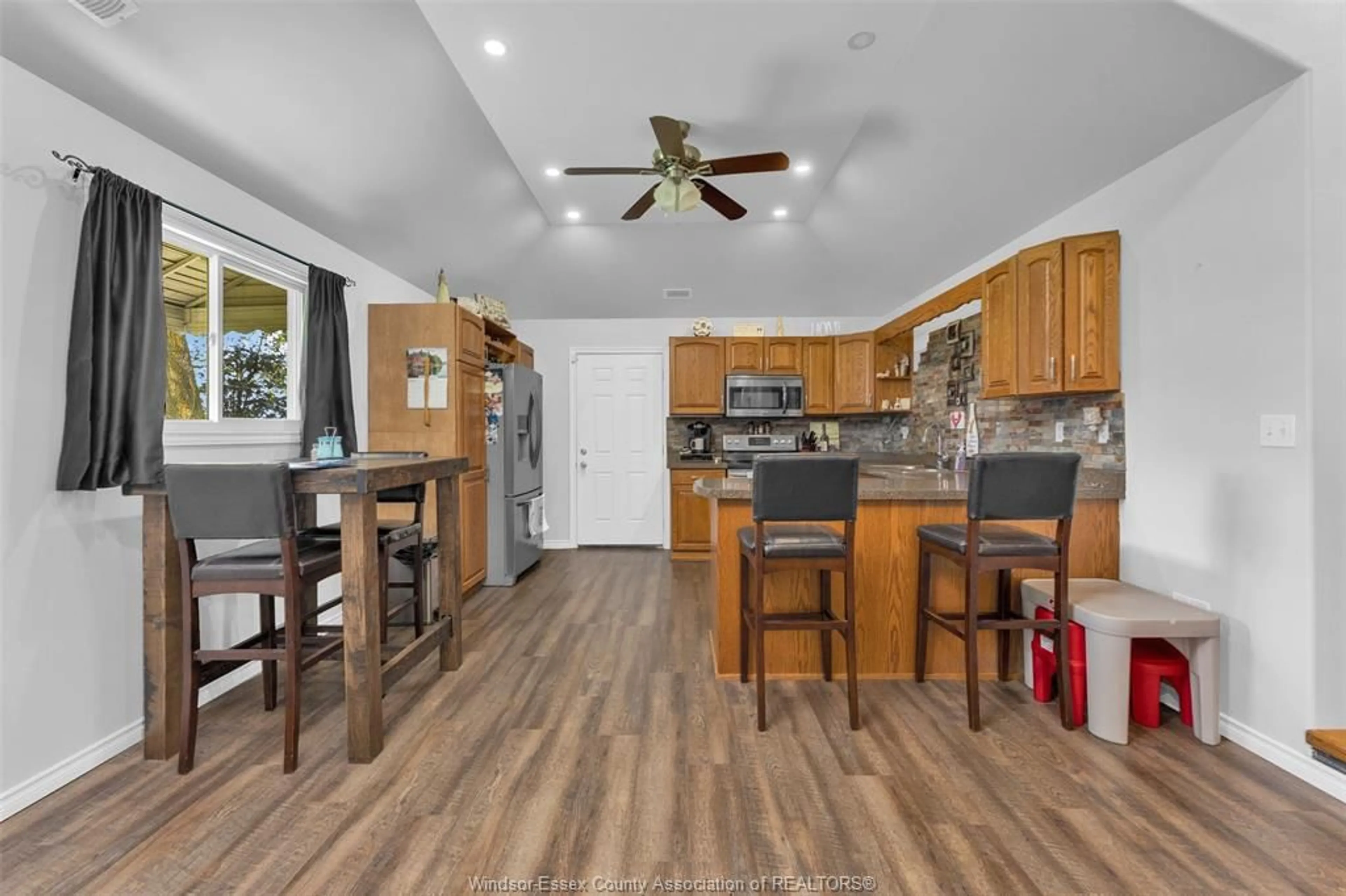 Open concept kitchen, unknown for 1104 County Road 11, Essex Ontario N9V 2Y7