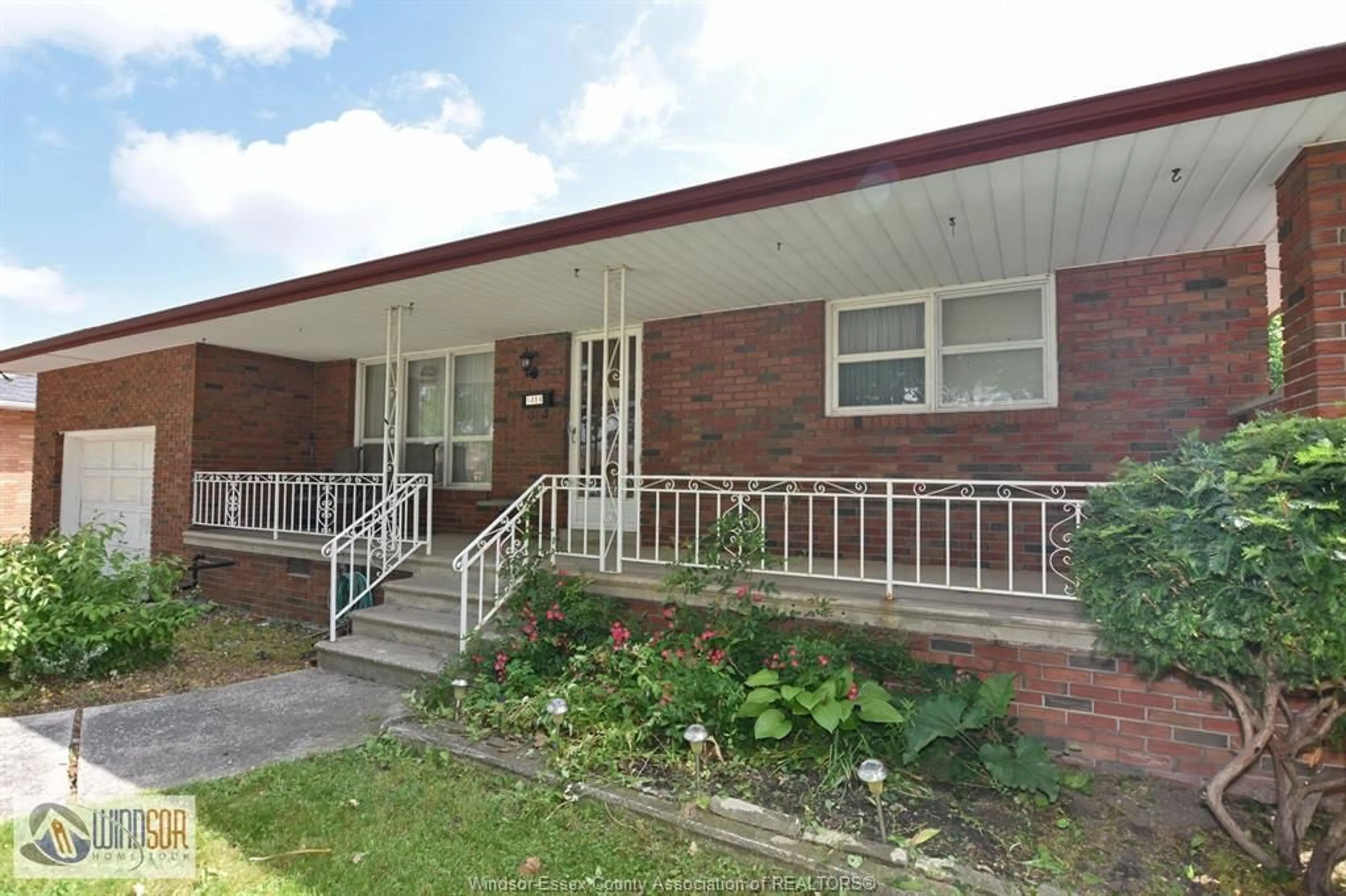 Home with brick exterior material, building for 1464 ROXBOROUGH, Windsor Ontario N9P 3H3