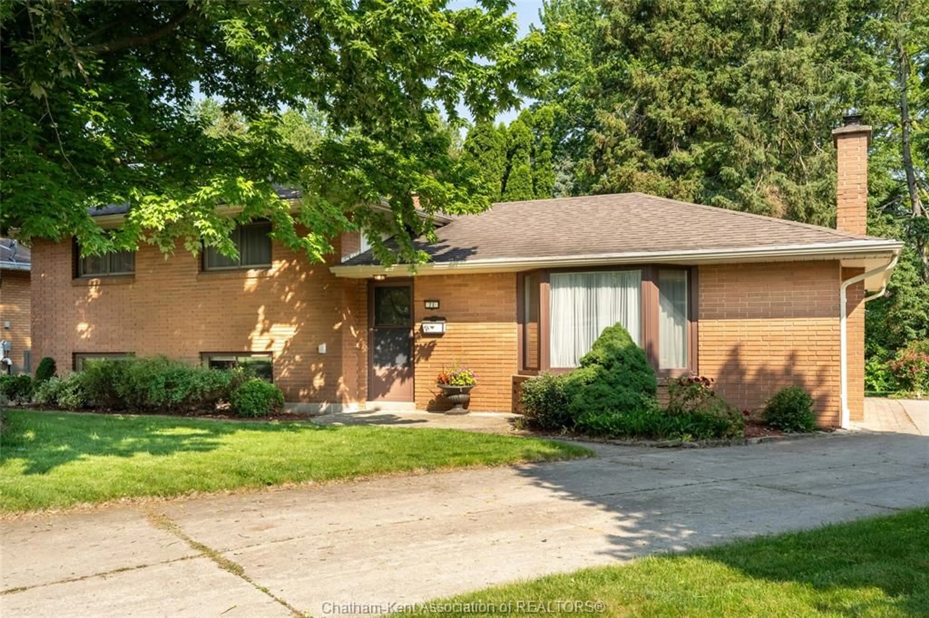 Home with brick exterior material, street for 71 ARDLEIGH Dr, Chatham Ontario N7L 2P5