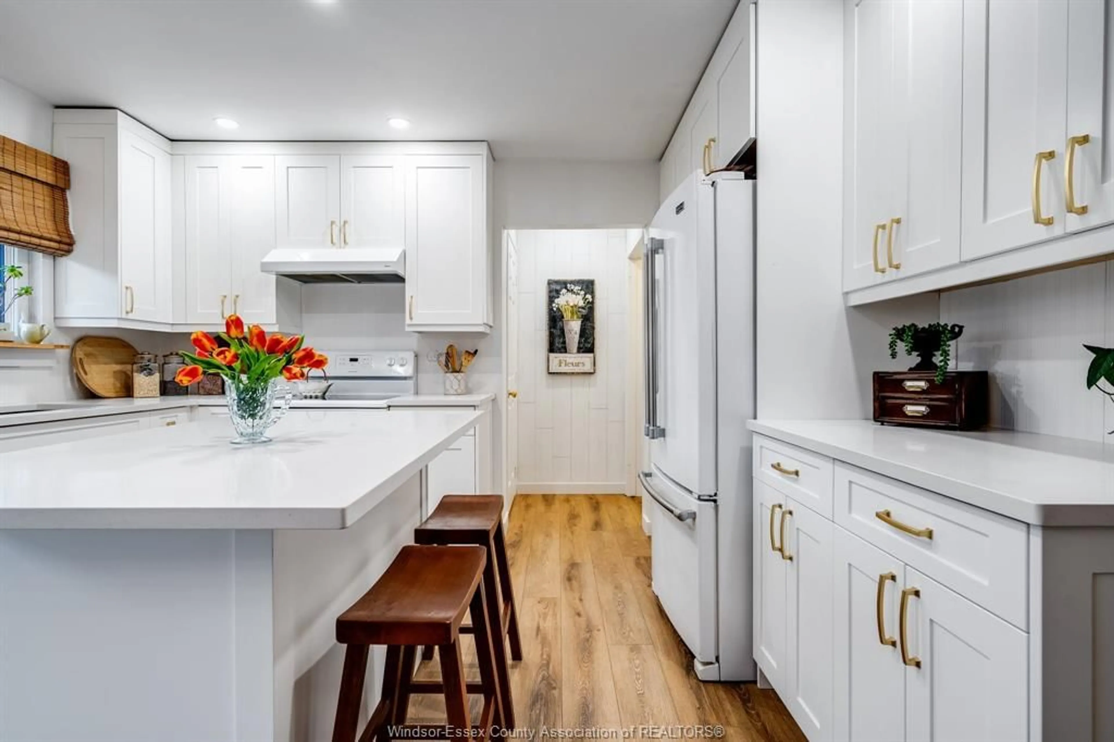 Open concept kitchen, unknown for 40 Nicholas St, Leamington Ontario N8H 3R9