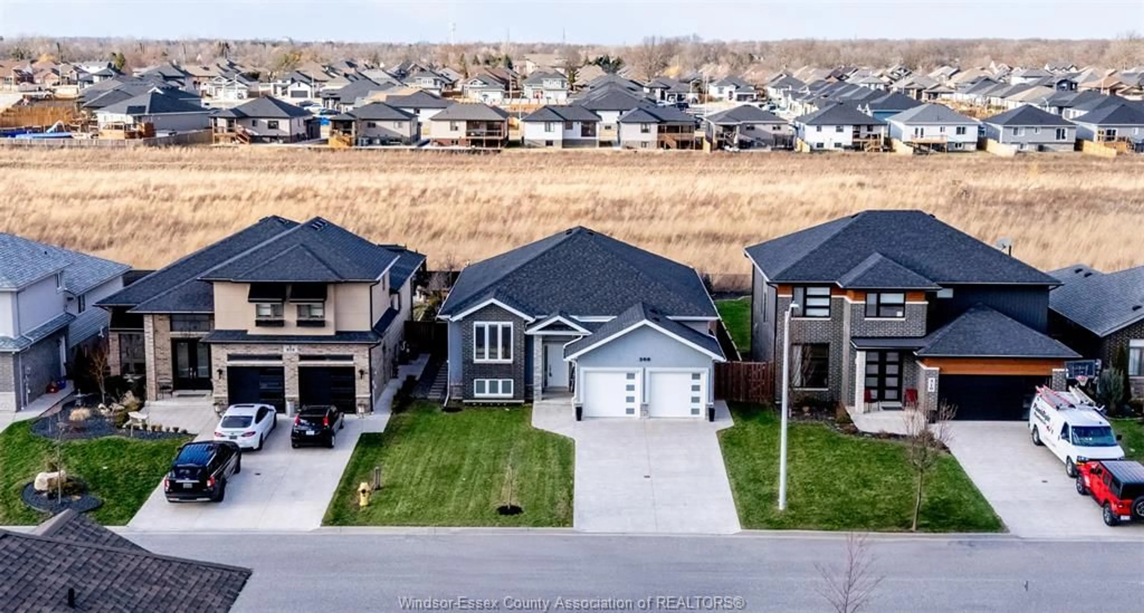 A pic from outside/outdoor area/front of a property/back of a property/a pic from drone, street for 306 WELSH, Amherstburg Ontario N9V 0C1