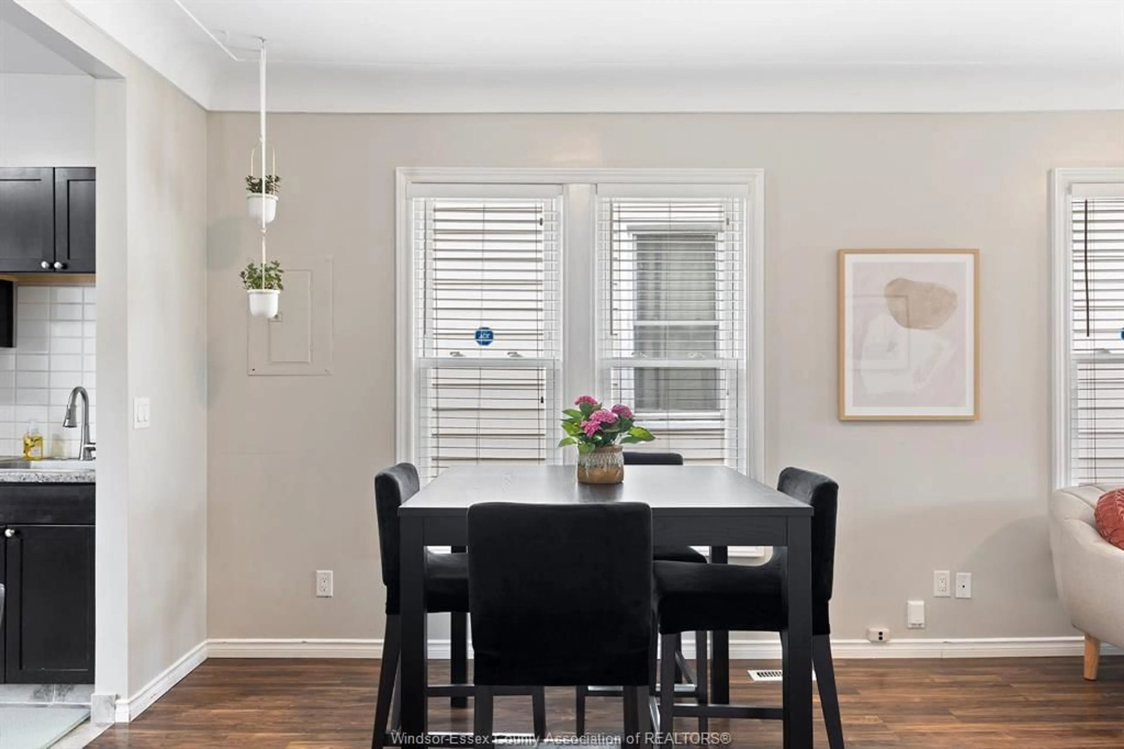 Dining room, wood/laminate floor for 1166 MOY, Windsor Ontario N9A 2P5
