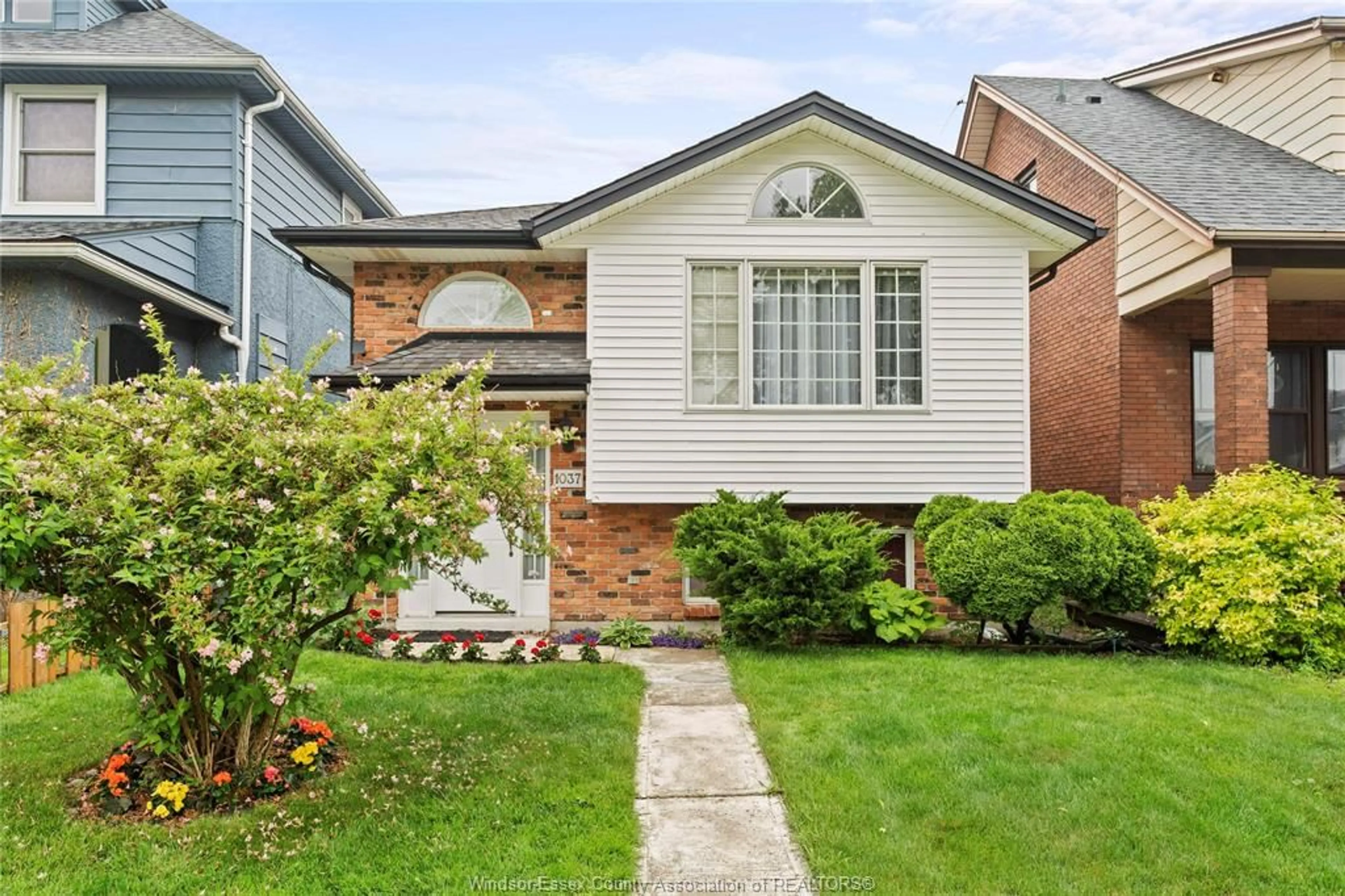 Home with brick exterior material, street for 1037 CHURCH, Windsor Ontario N9A 4V3