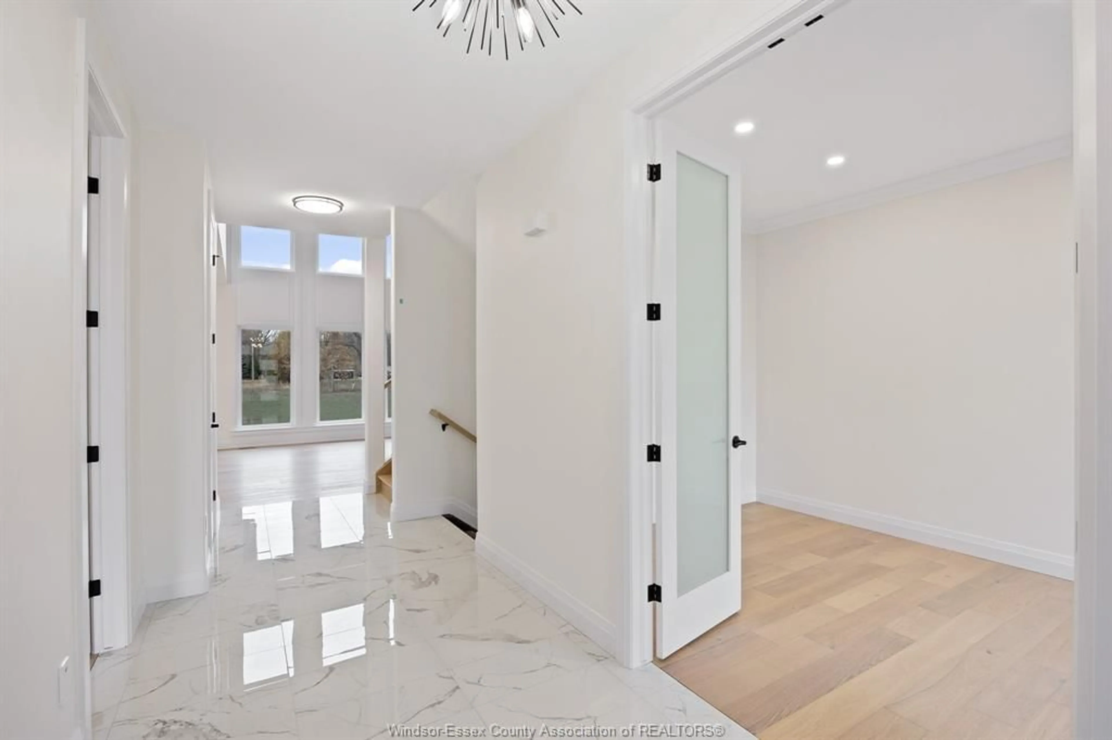 Indoor entryway for 1257 CAMPANA Cres, Lakeshore Ontario N8L 0K3