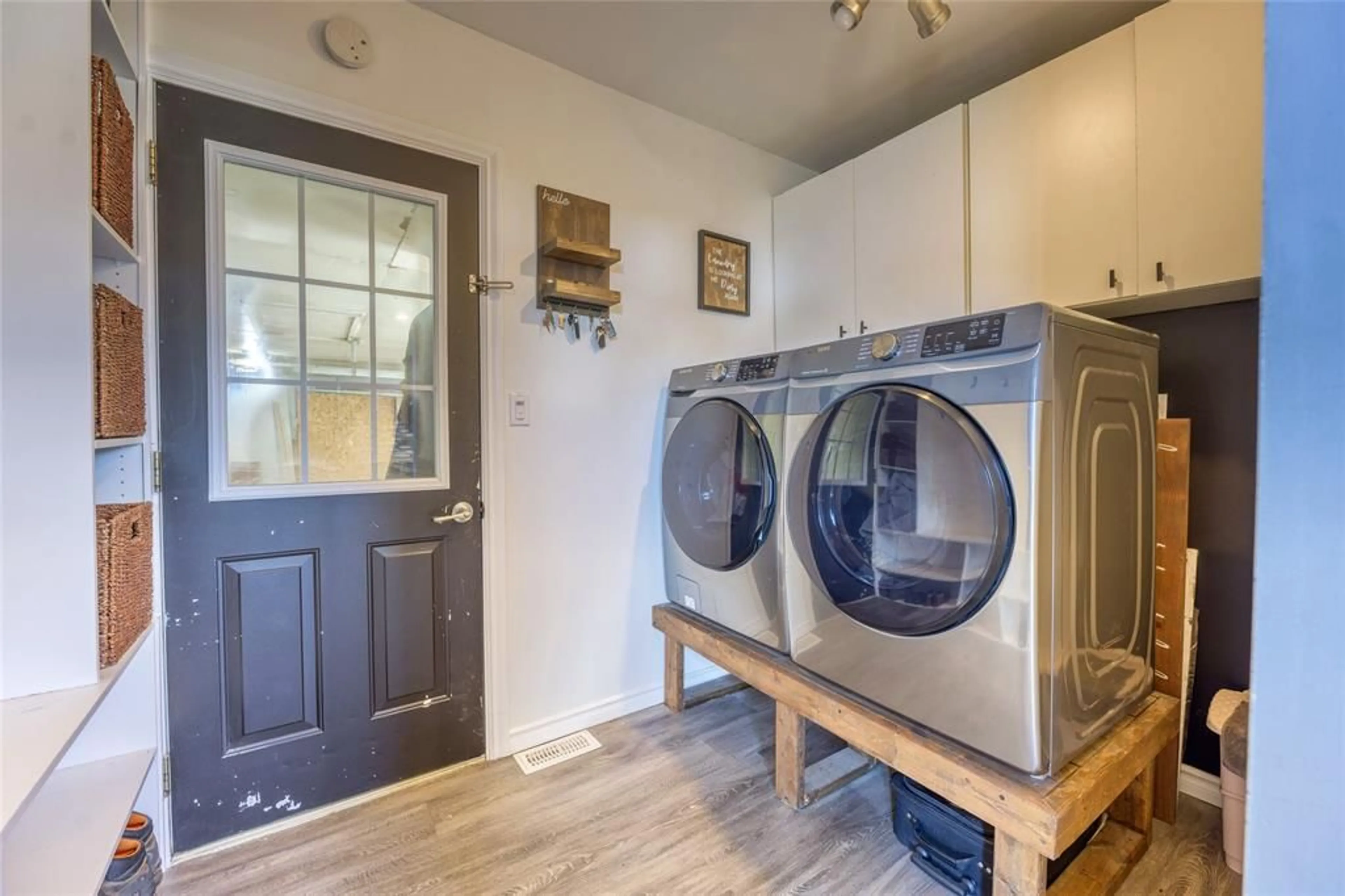 Laundry room for 2406 JANE St, St Clair Ontario N0N 1B0