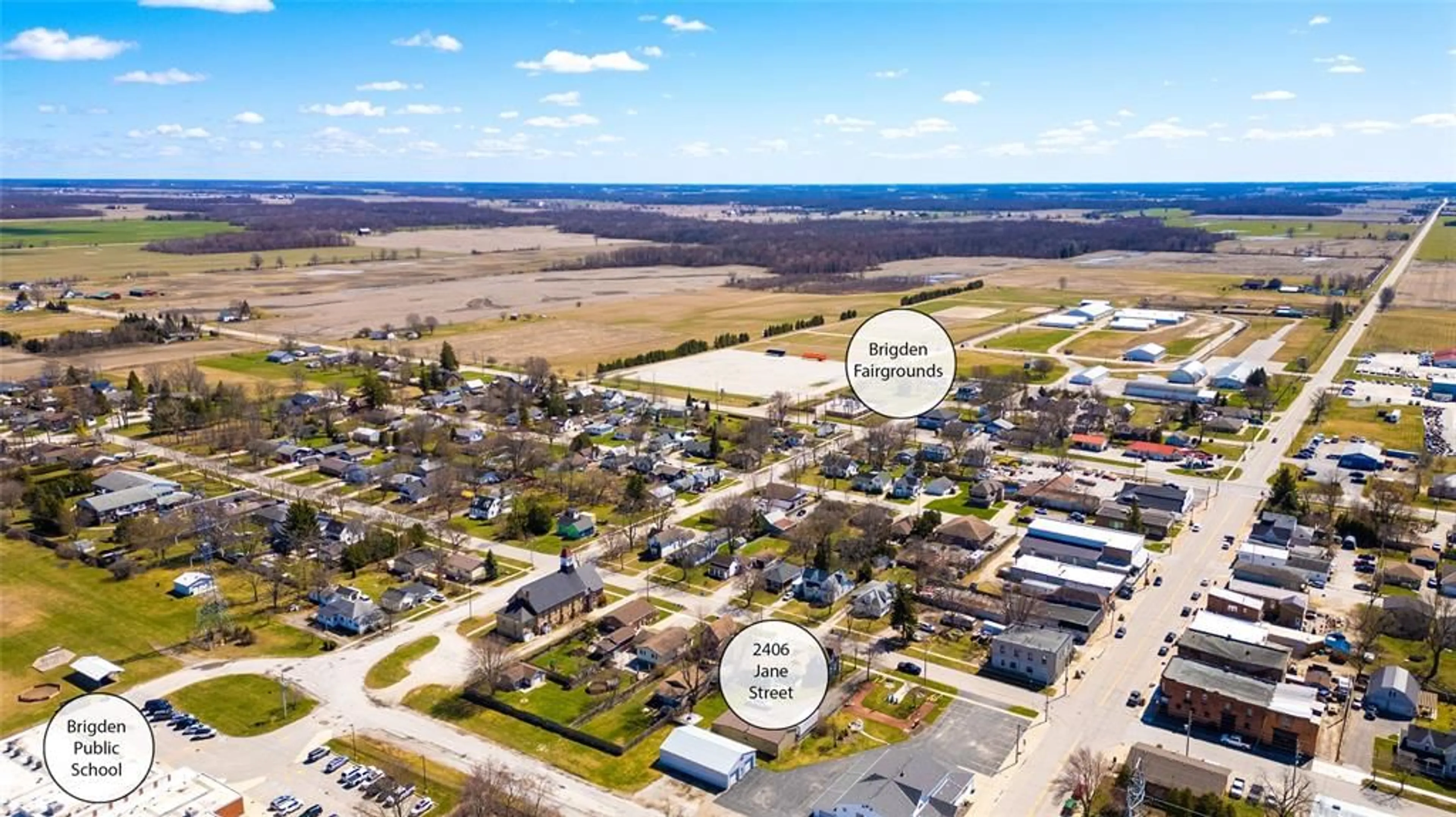 A pic from outside/outdoor area/front of a property/back of a property/a pic from drone, street for 2406 JANE St, St Clair Ontario N0N 1B0