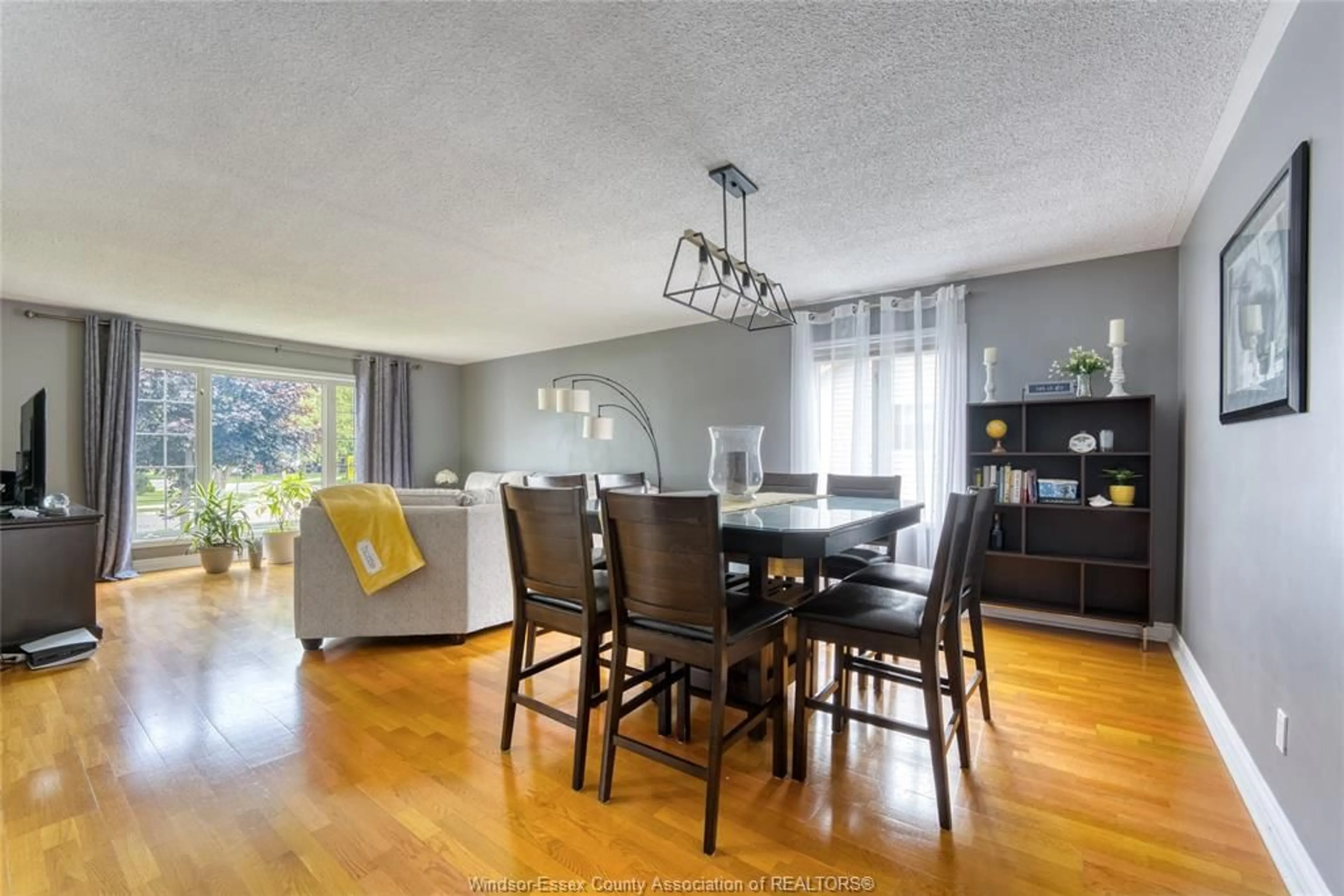 Dining room, wood/laminate floor for 348 ST PETER St, Belle River Ontario N0R 1A0