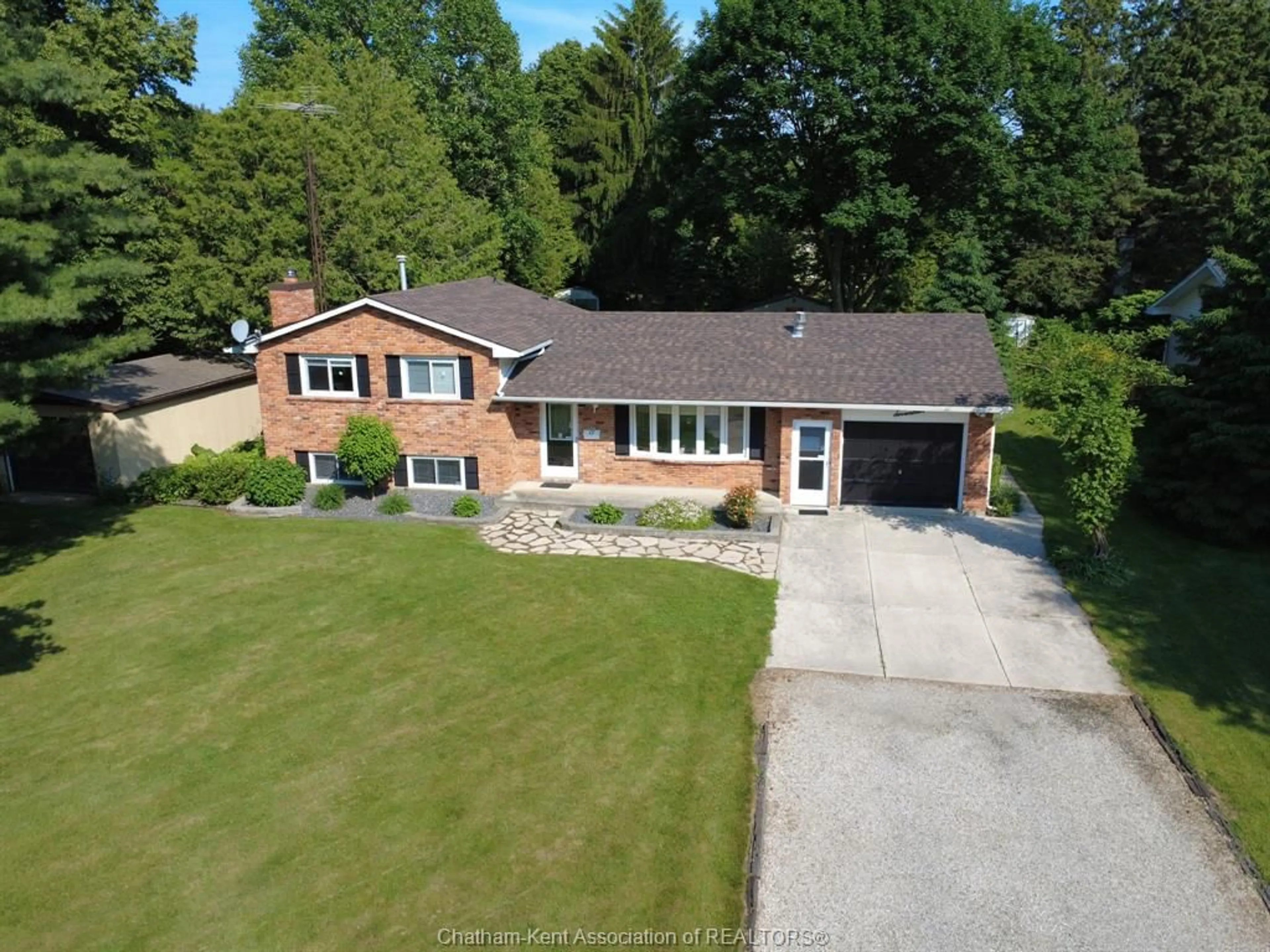 A pic from outside/outdoor area/front of a property/back of a property/a pic from drone, street for 17 Garry Ave, Blenheim Ontario N0P 1A0
