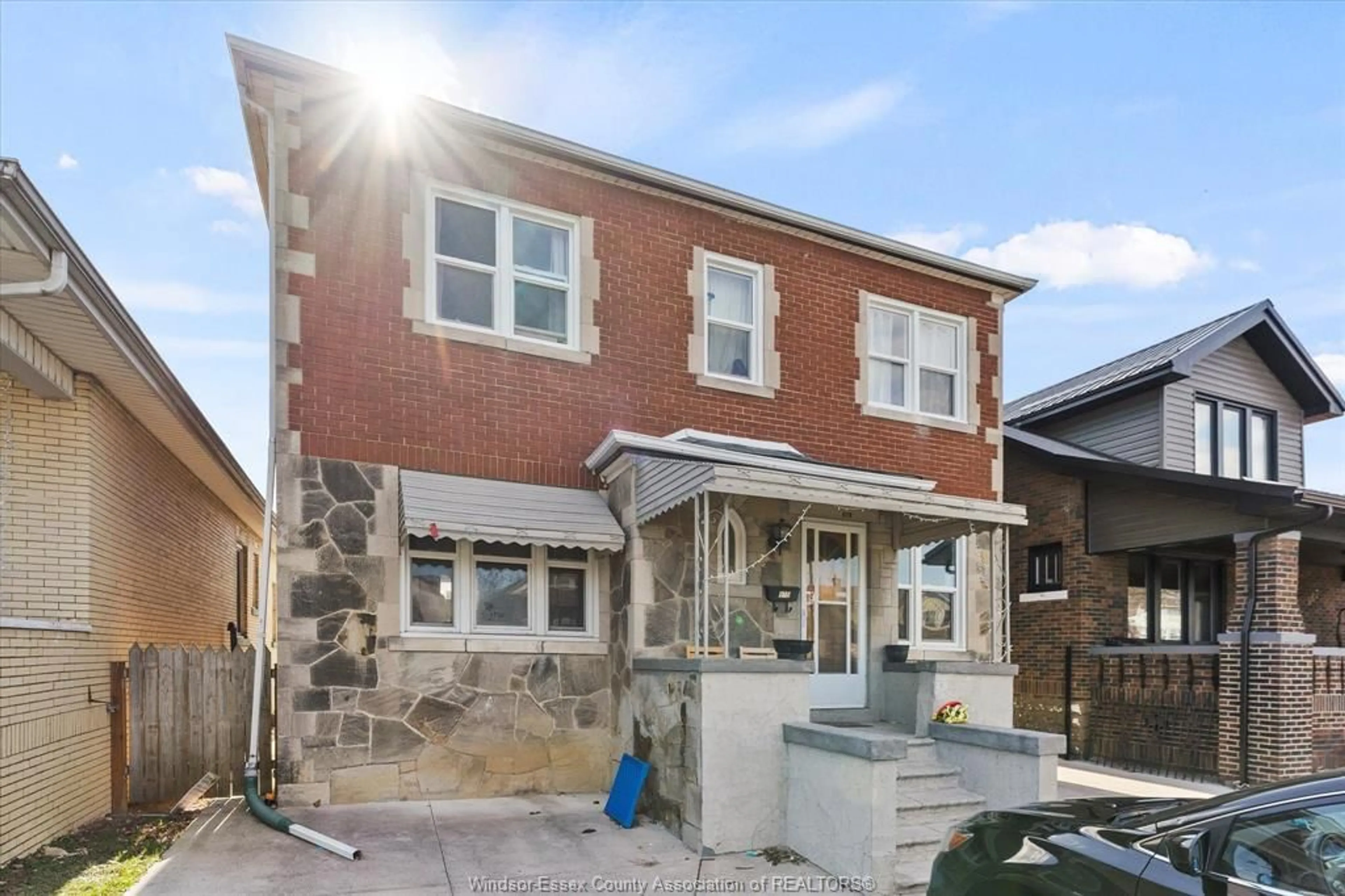 Home with brick exterior material, street for 975 PARENT, Windsor Ontario N9A 2E2