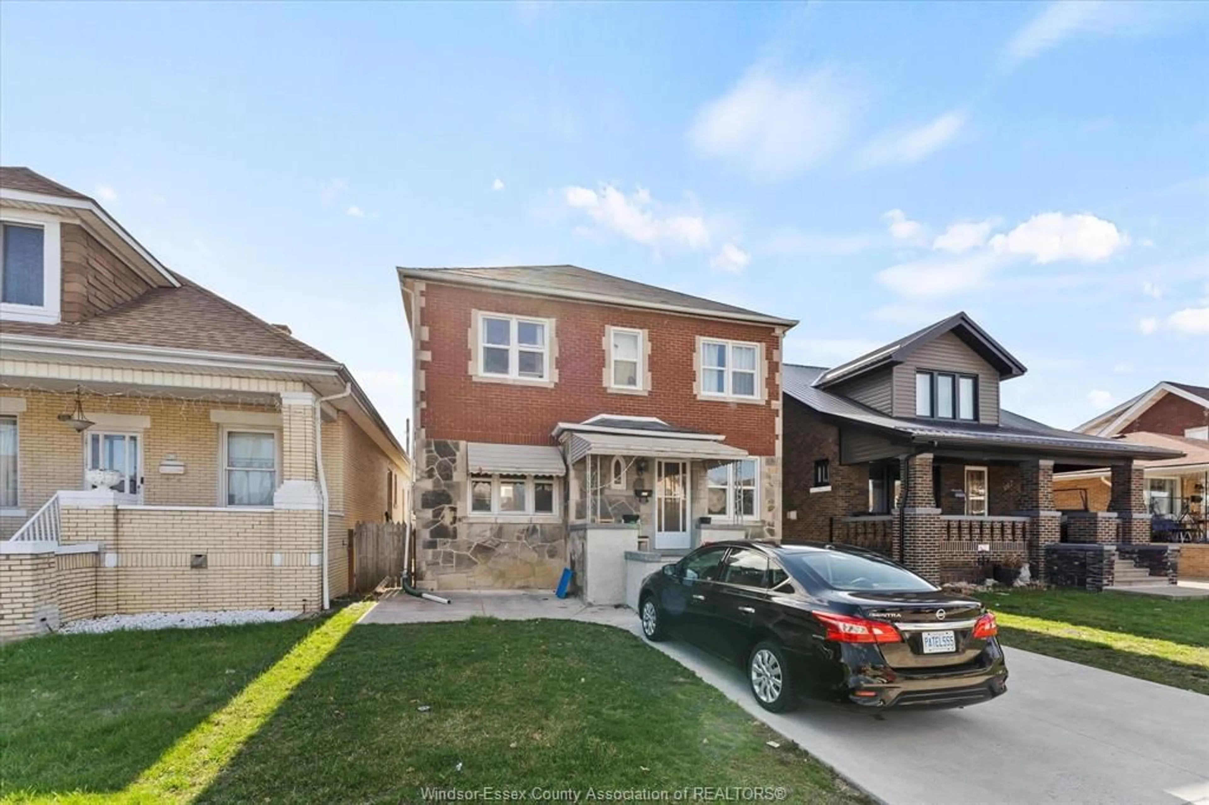 Home with brick exterior material, street for 975 PARENT, Windsor Ontario N9A 2E2