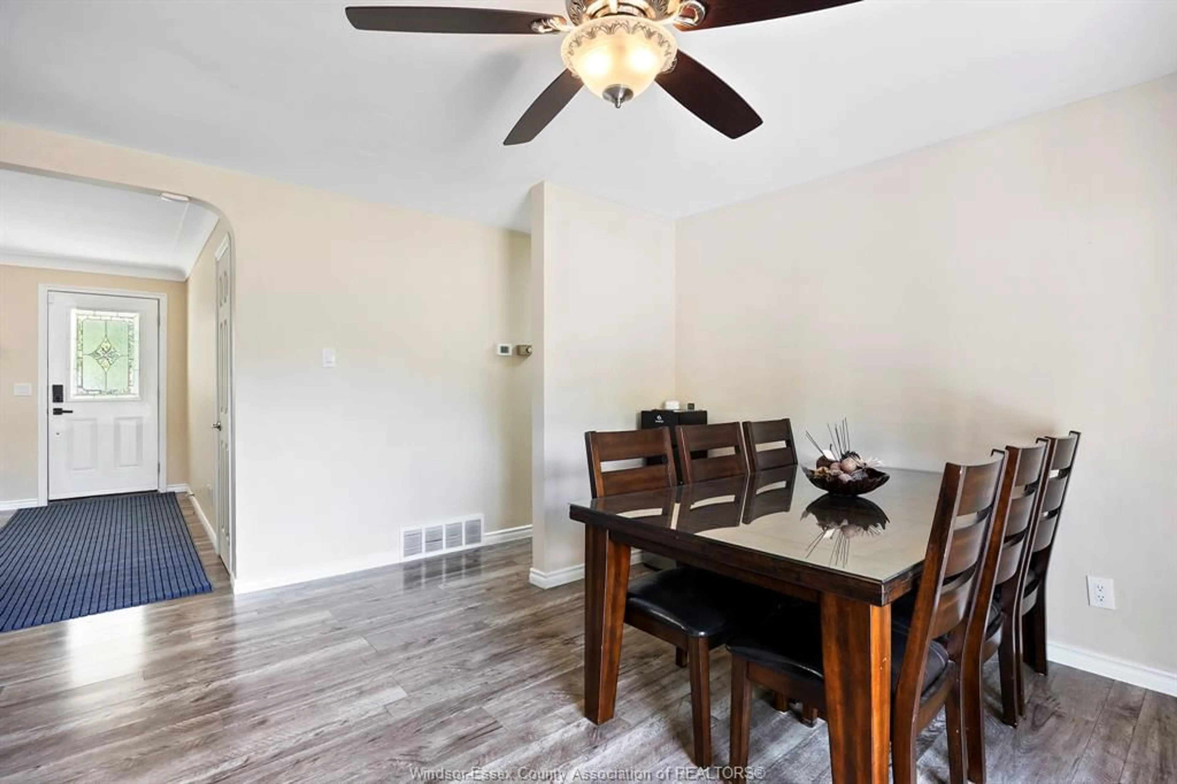 Dining room, wood/laminate floor for 1793 WESTMINSTER, Windsor Ontario N8T 1X3