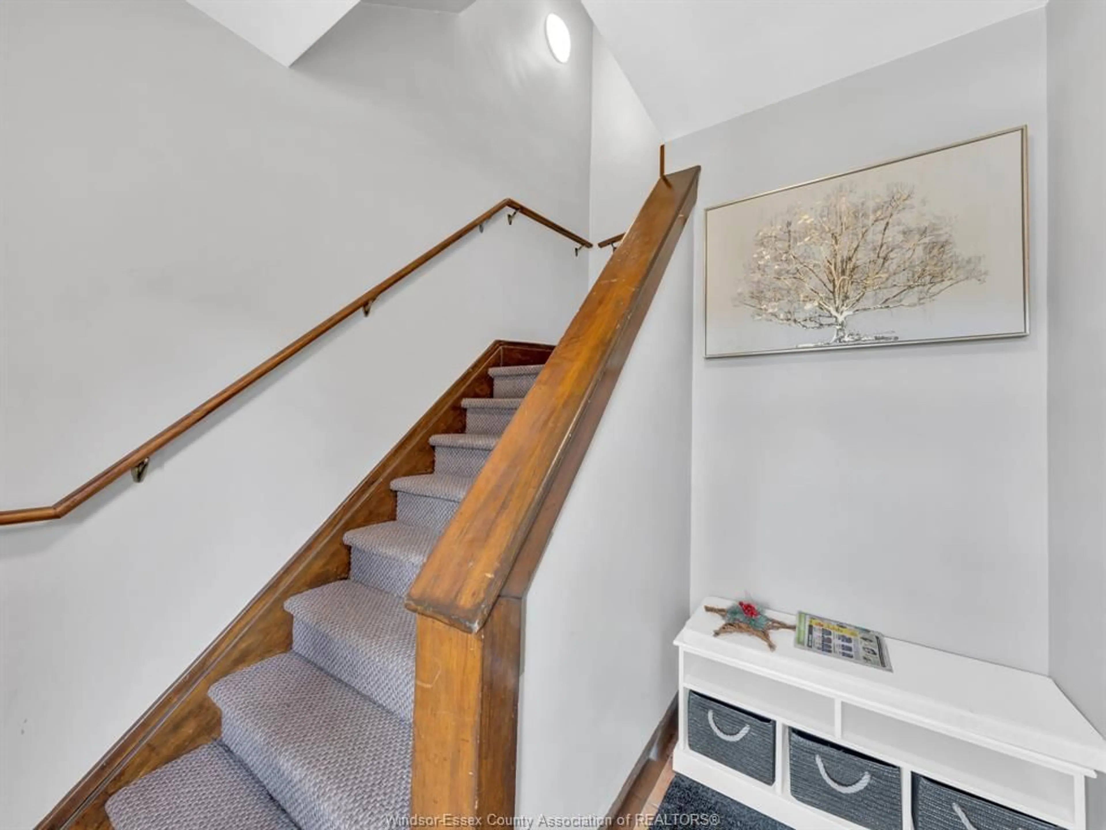 Stairs for 92-94 HANNA St, Windsor Ontario N8X 2M9