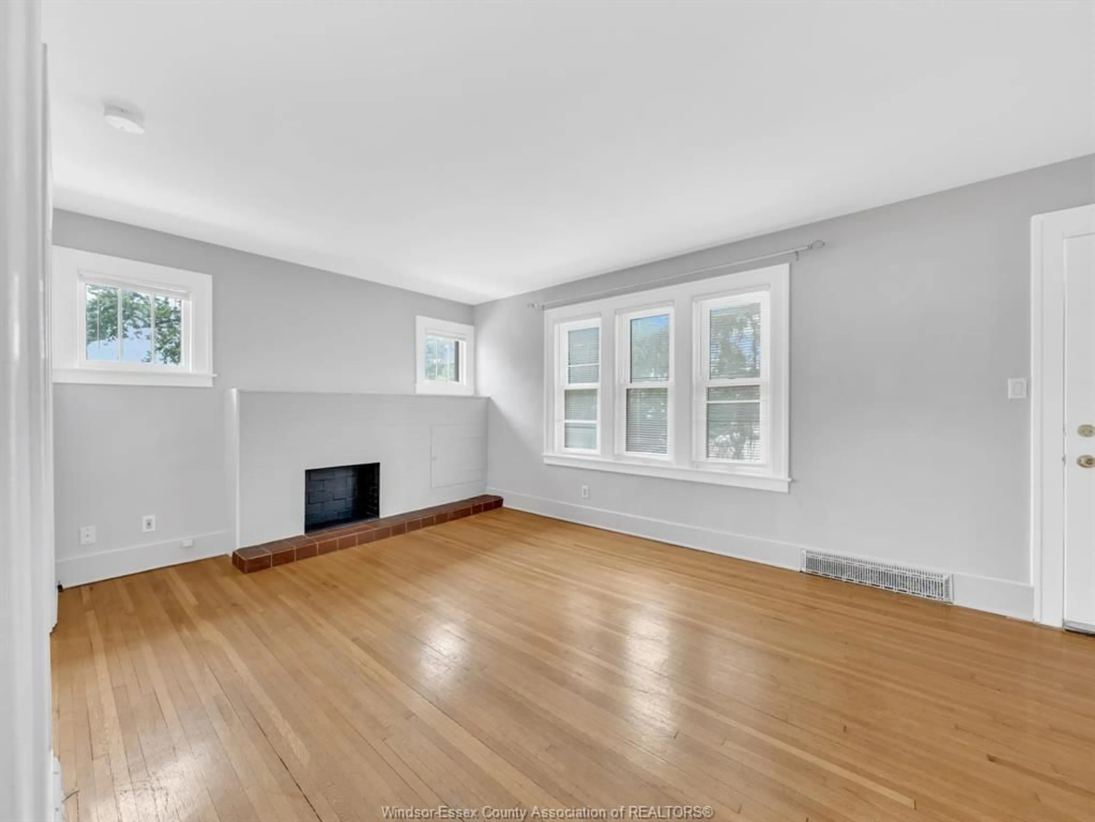 A pic of a room for 92-94 HANNA St, Windsor Ontario N8X 2M9