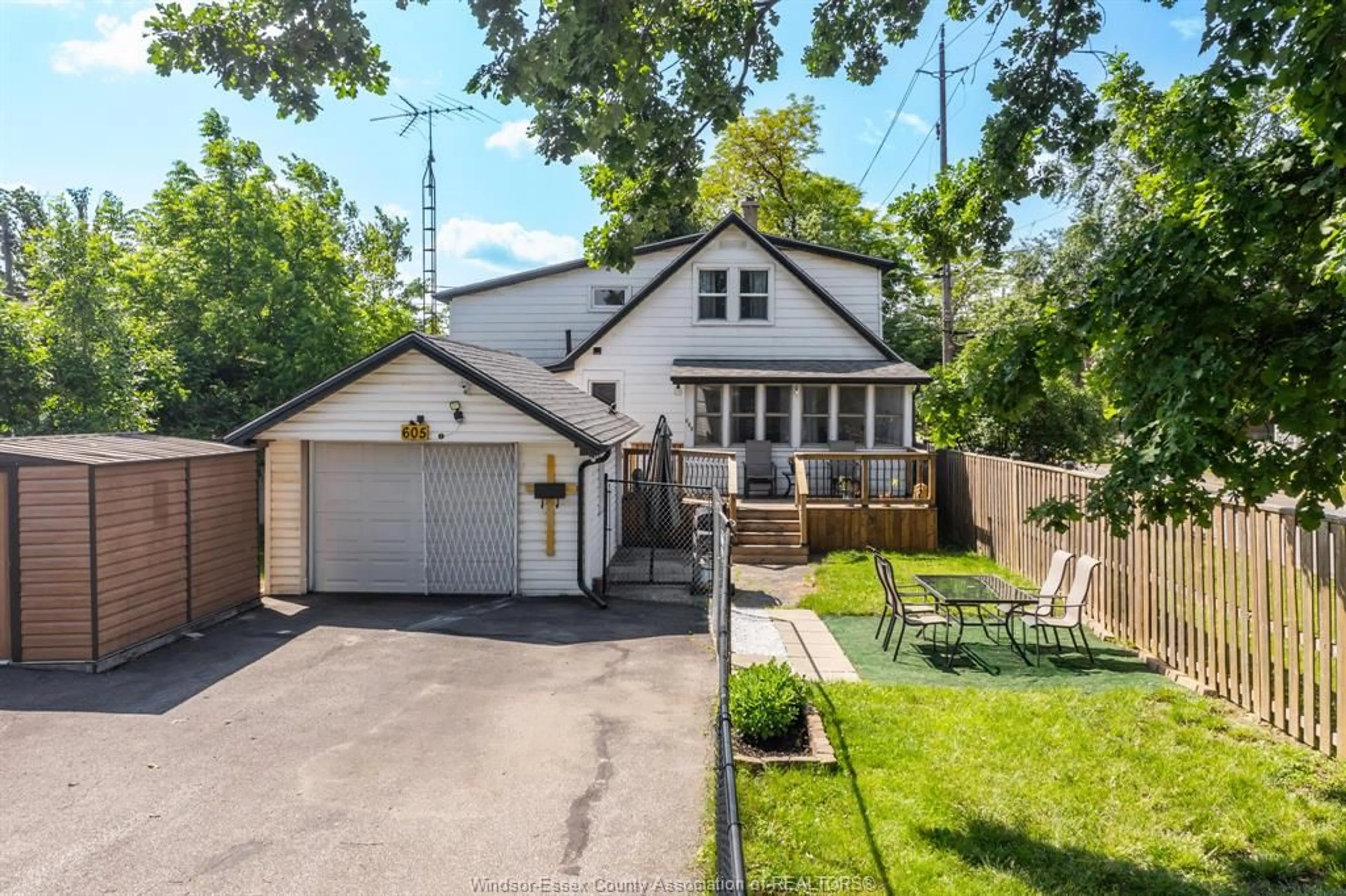 A pic from outside/outdoor area/front of a property/back of a property/a pic from drone, street for 605 CHARLES St, Windsor Ontario N8X 3G6