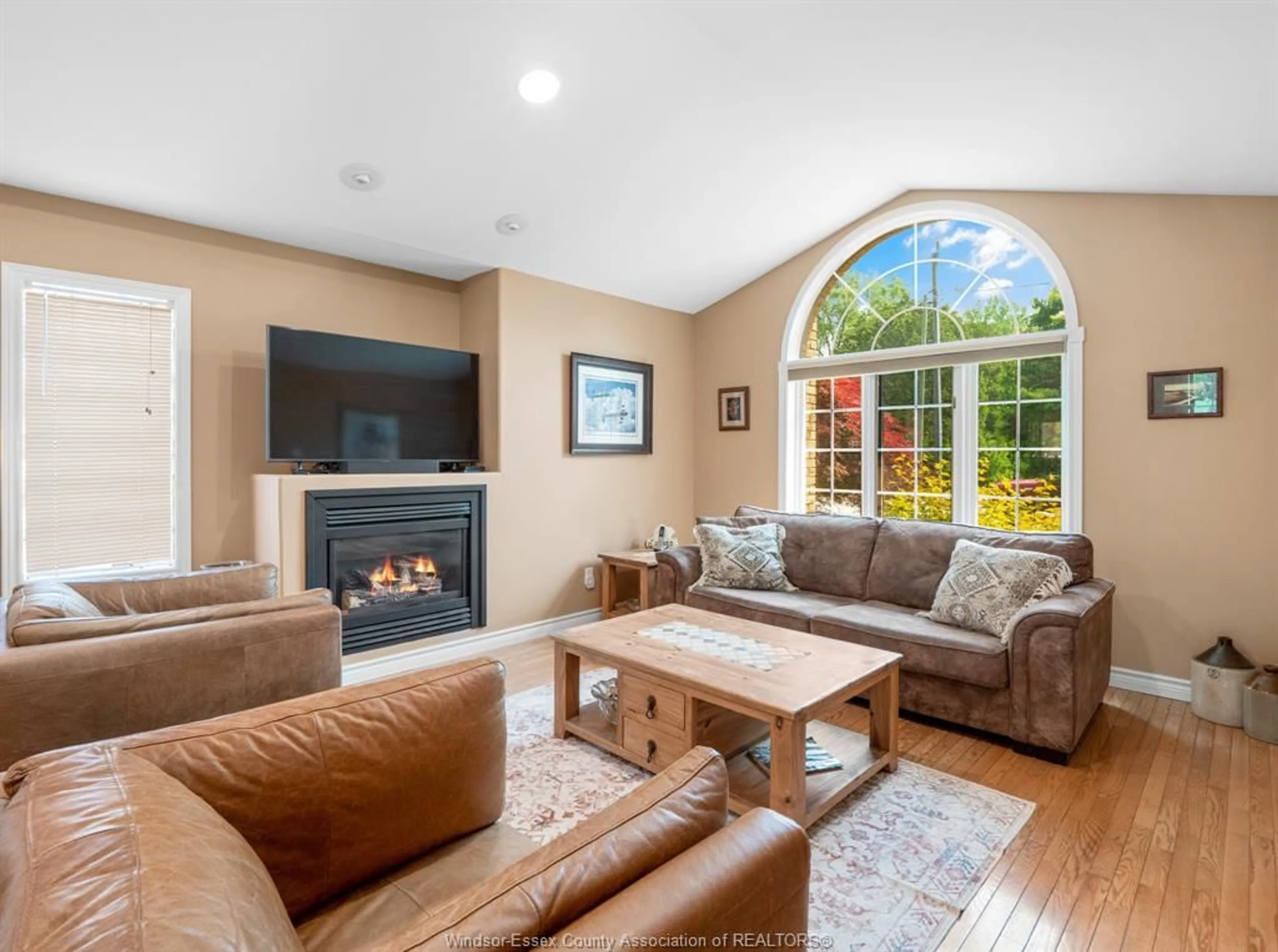 Living room with furniture, ceramic/tile floor for 1520 BOUFFARD, LaSalle Ontario N9J 1H2