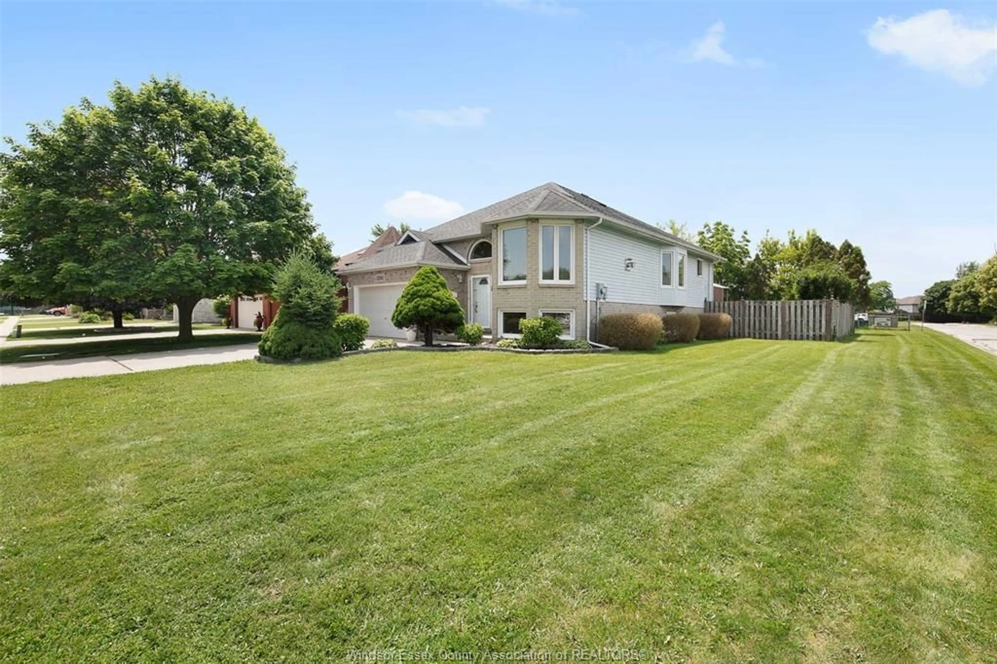 Unknown for 12593 LANOUE, Tecumseh Ontario N8N 4V5