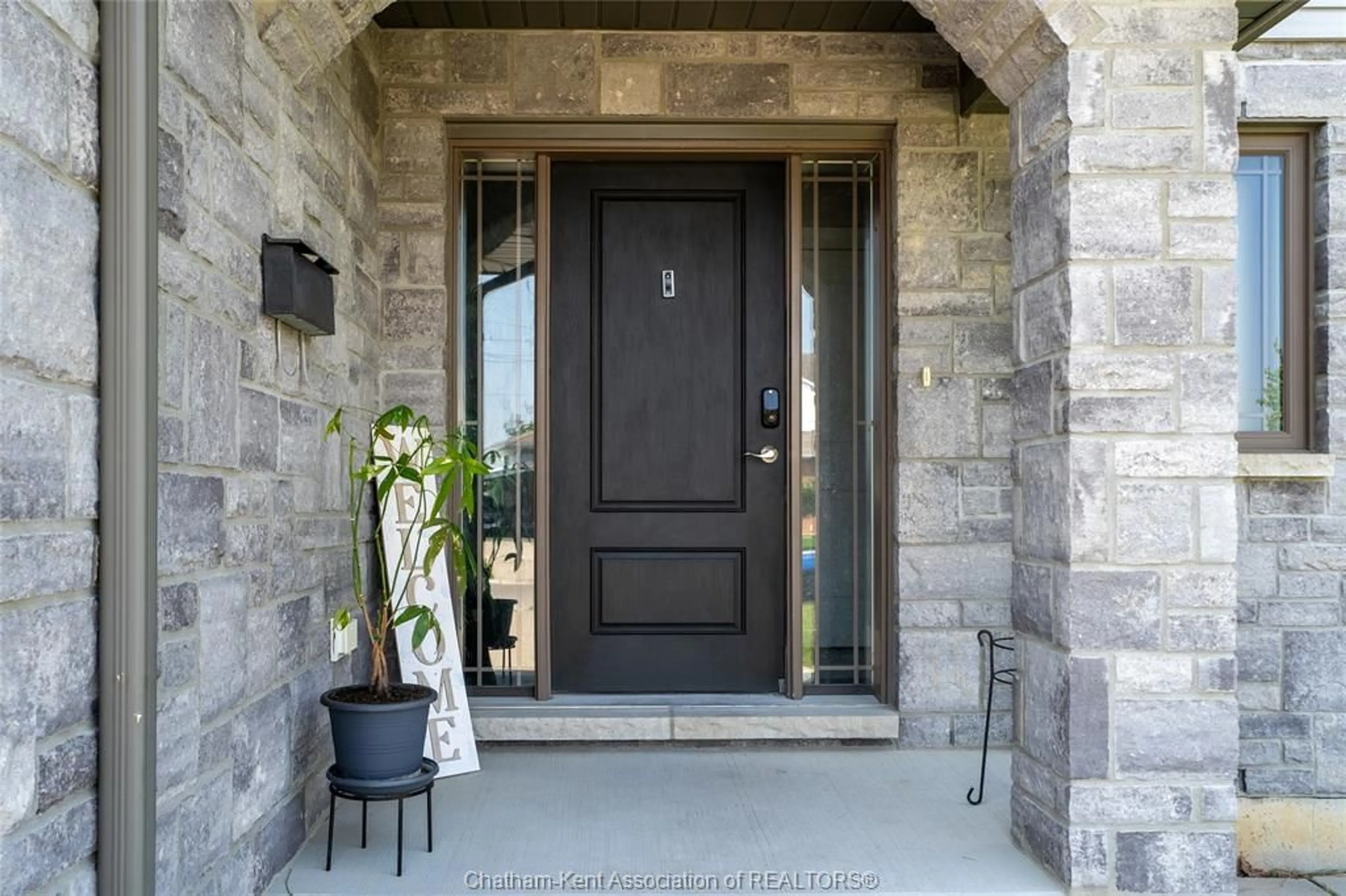 Indoor entryway for 235 Bristol Dr, Chatham Ontario N7M 6K9