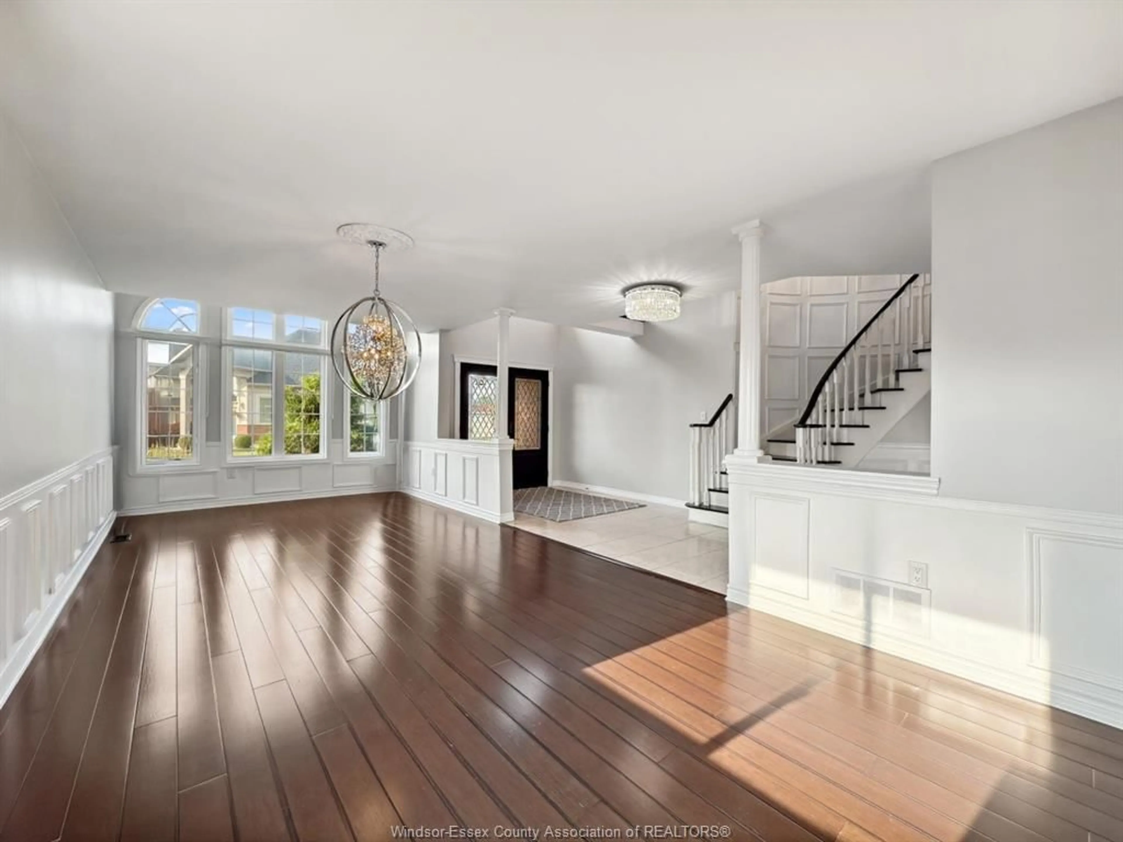 Indoor entryway for 157 ROCKHAVEN, Lakeshore Ontario N9K 1E4