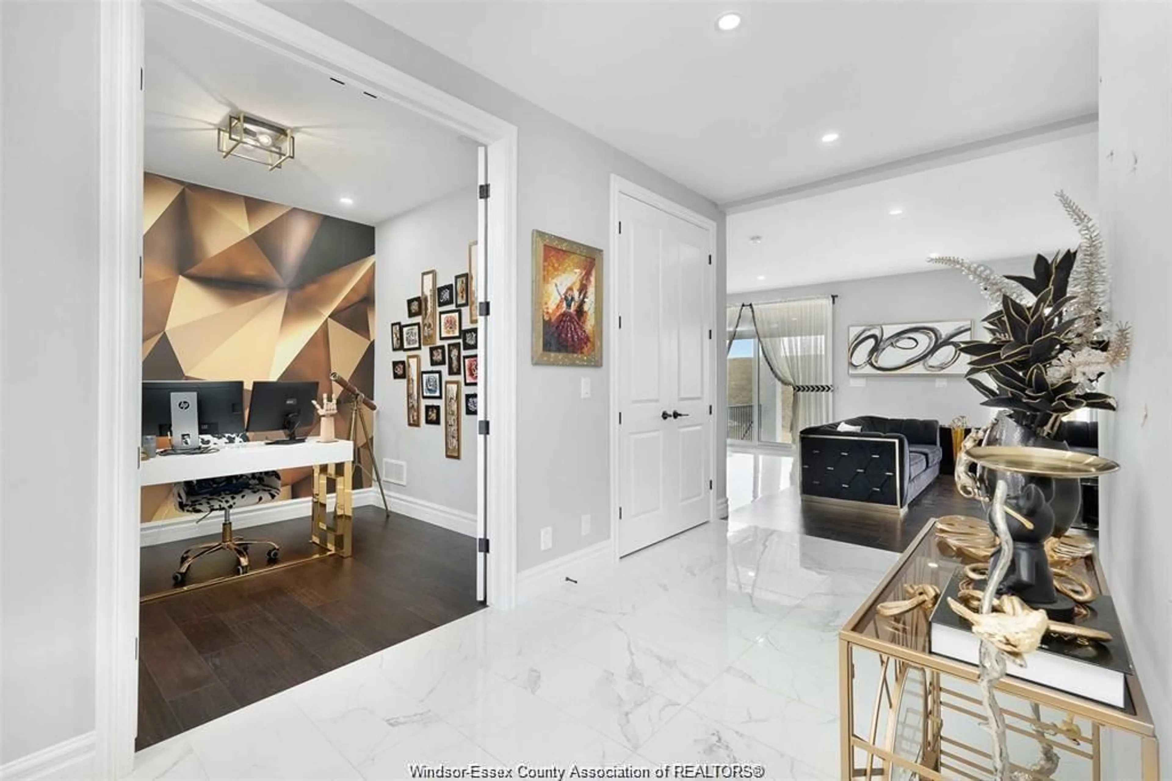 Indoor foyer for 1271 CAMPANA Cres, Lakeshore Ontario N0R 1A0