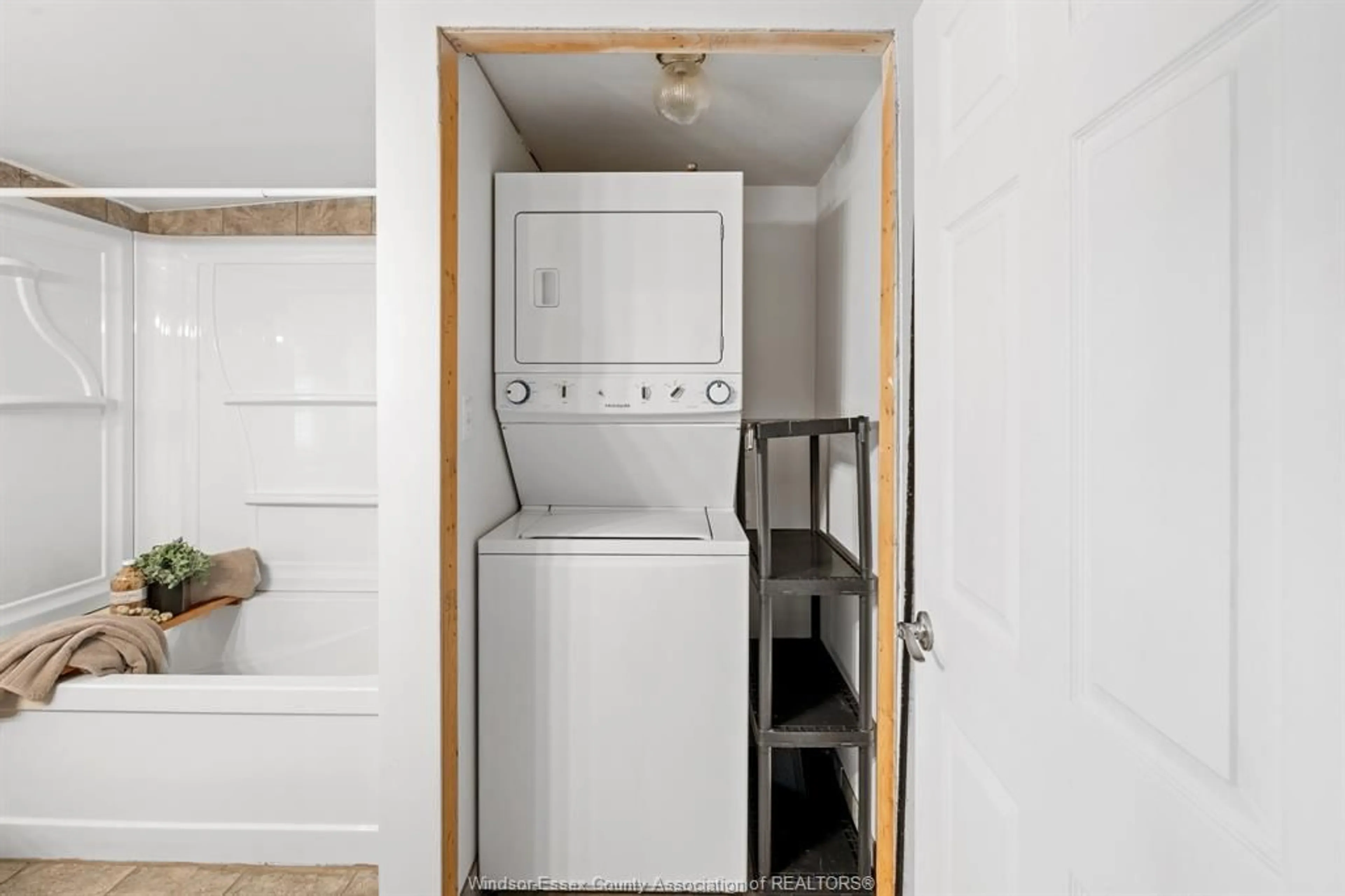Laundry room for 332 MILO Rd, Mersea Ontario N0P 2P0