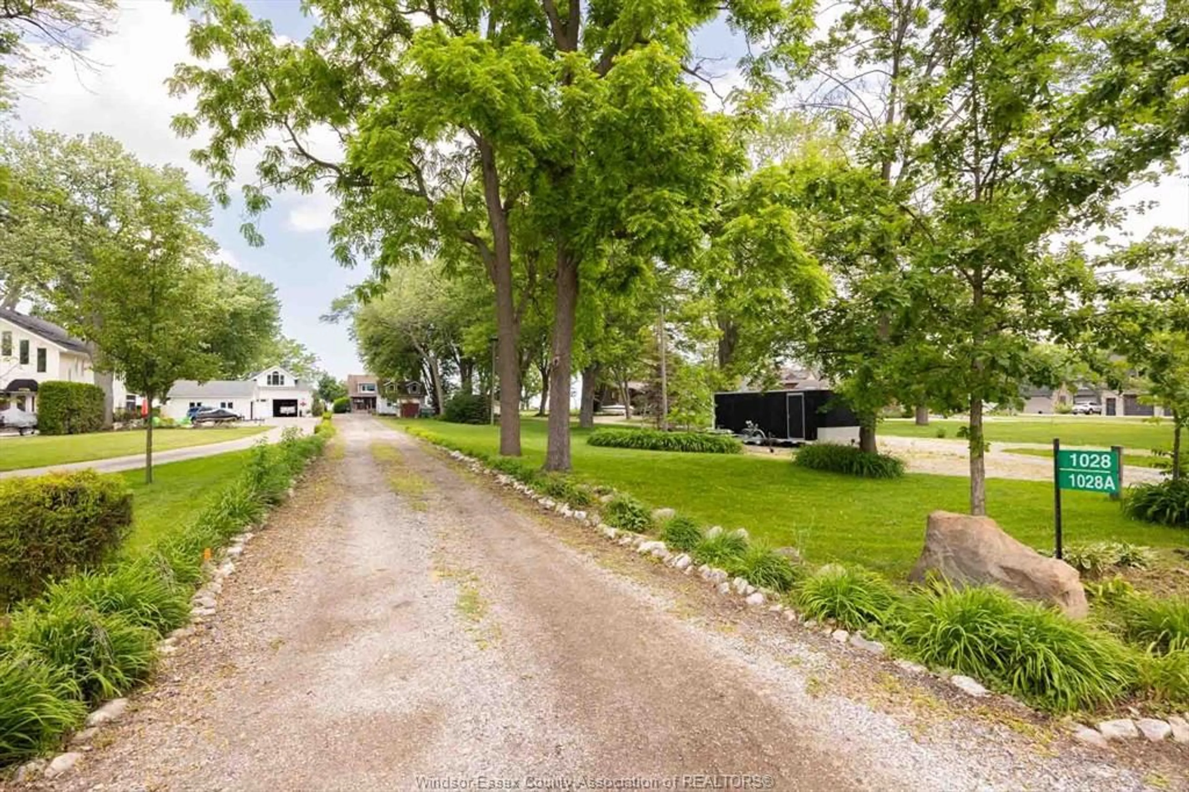 Patio, street for 1028 LILYDALE Ave, Lakeshore Ontario N0R 1A0
