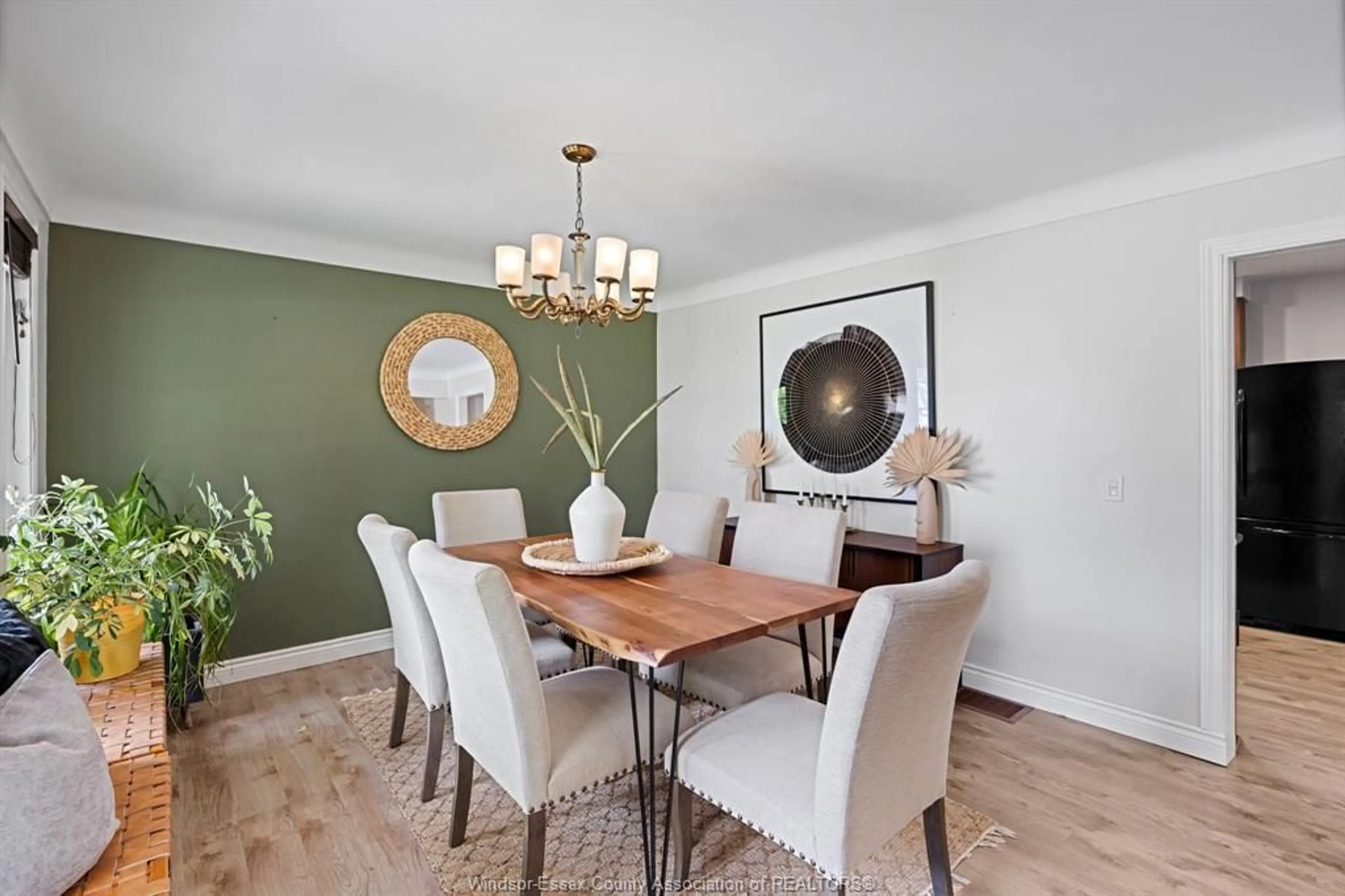 Dining room, wood/laminate floor for 290 VICTORY St, LaSalle Ontario N9J 1V6