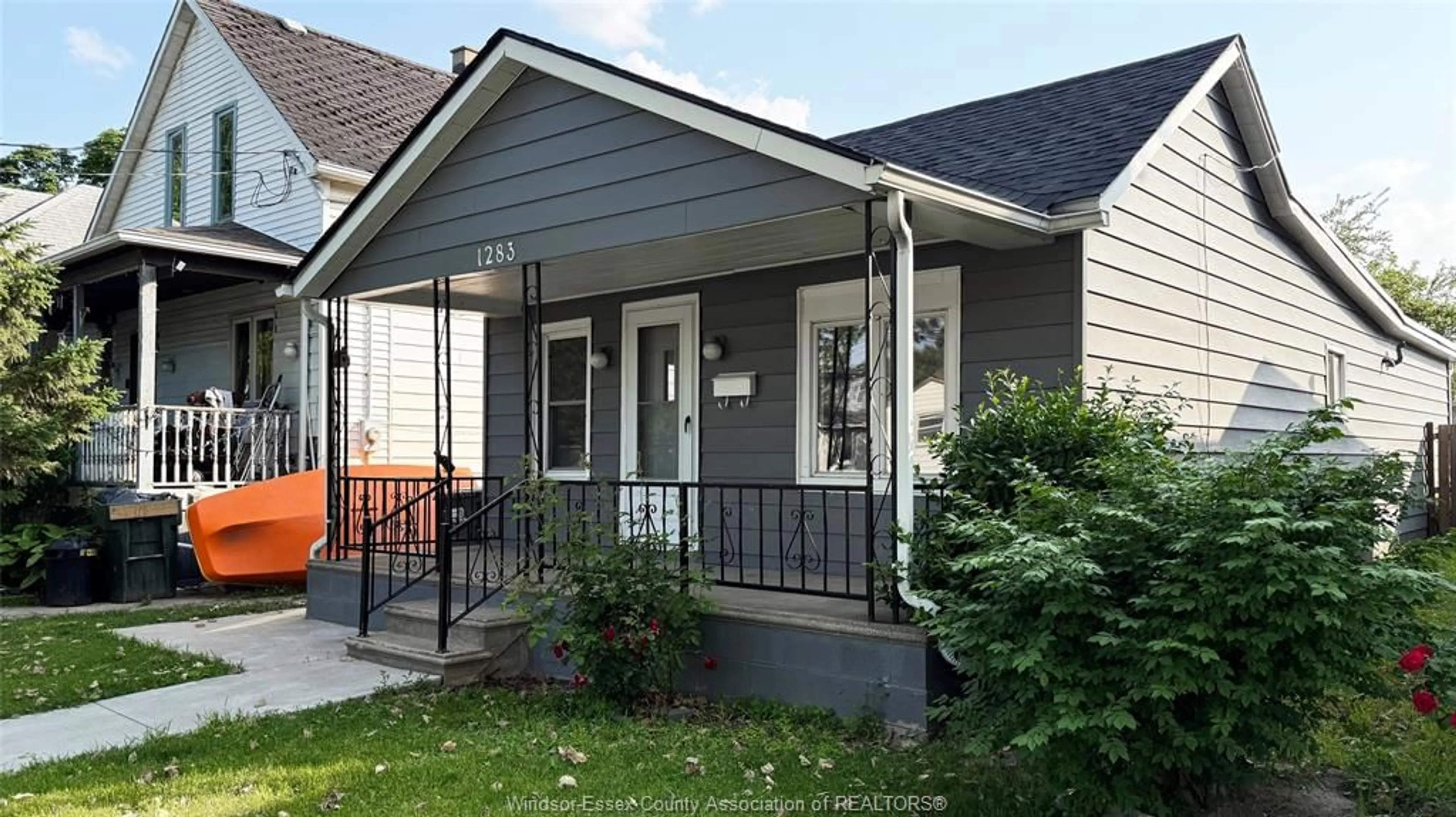 Home with vinyl exterior material, street for 1283 LAURENDEAU, Windsor Ontario N8Y 4B5