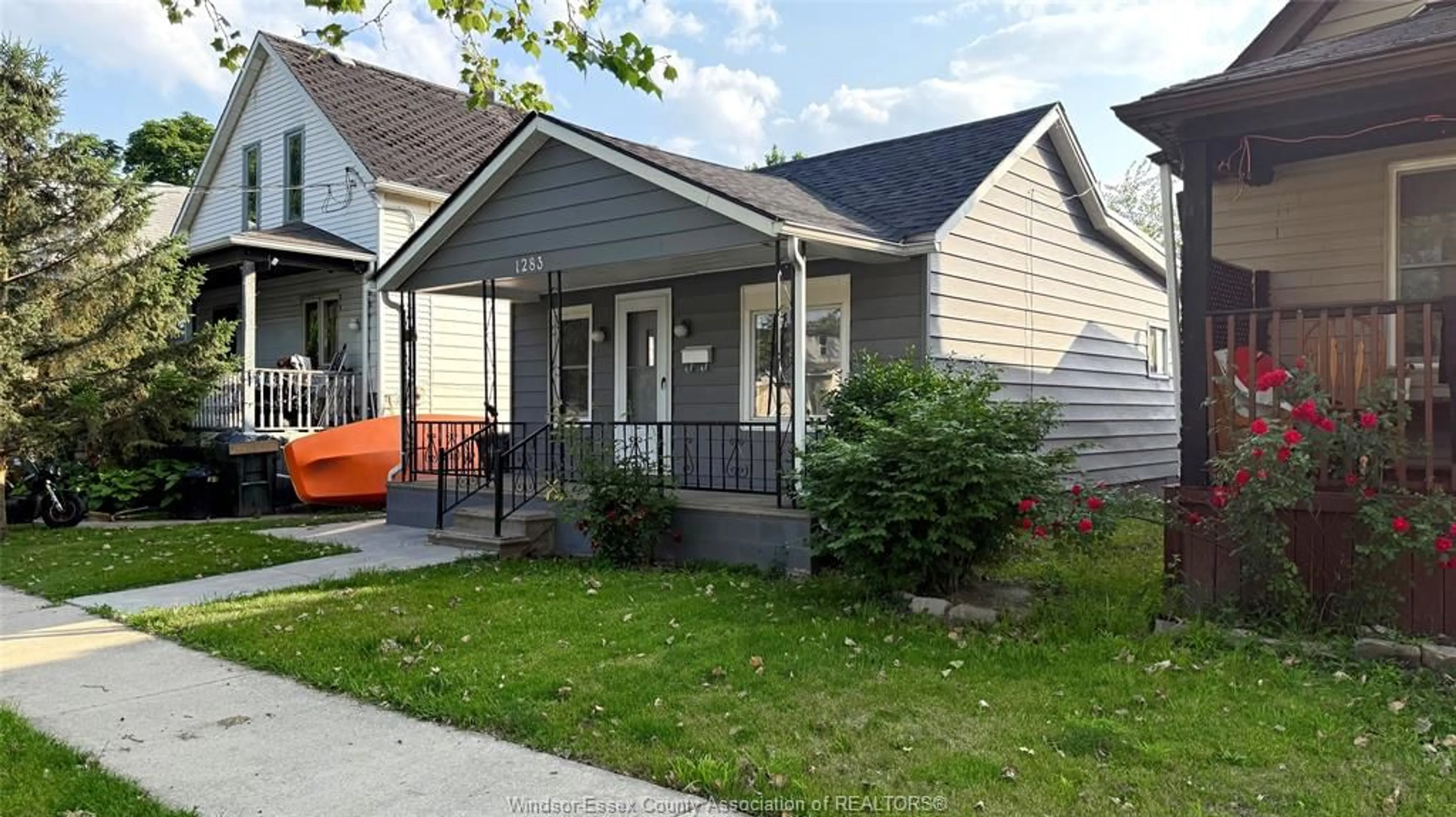 Home with vinyl exterior material, street for 1283 LAURENDEAU, Windsor Ontario N8Y 4B5