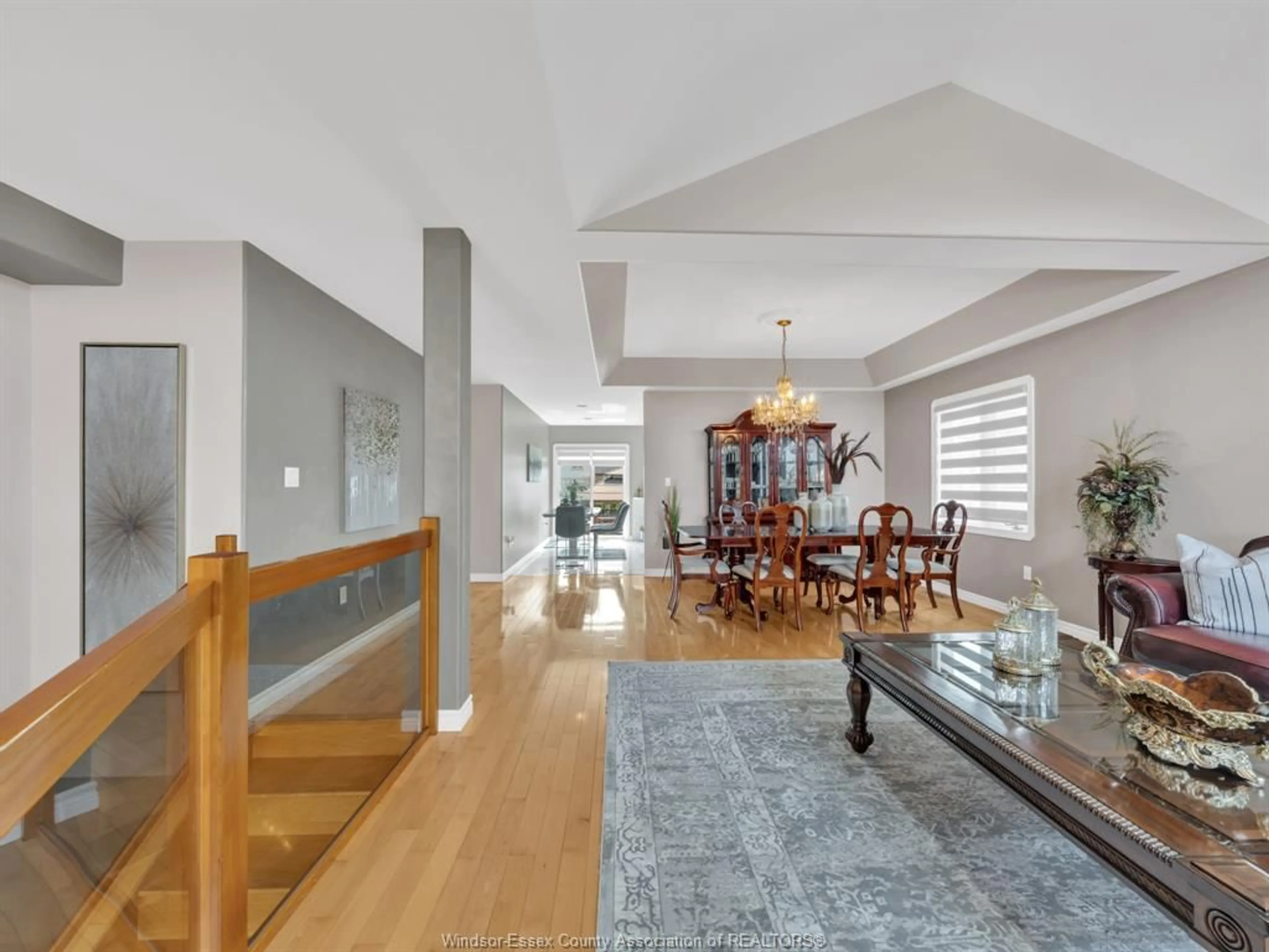 Indoor foyer for 137 AMY CROFT, Lakeshore Ontario N9K 1E6