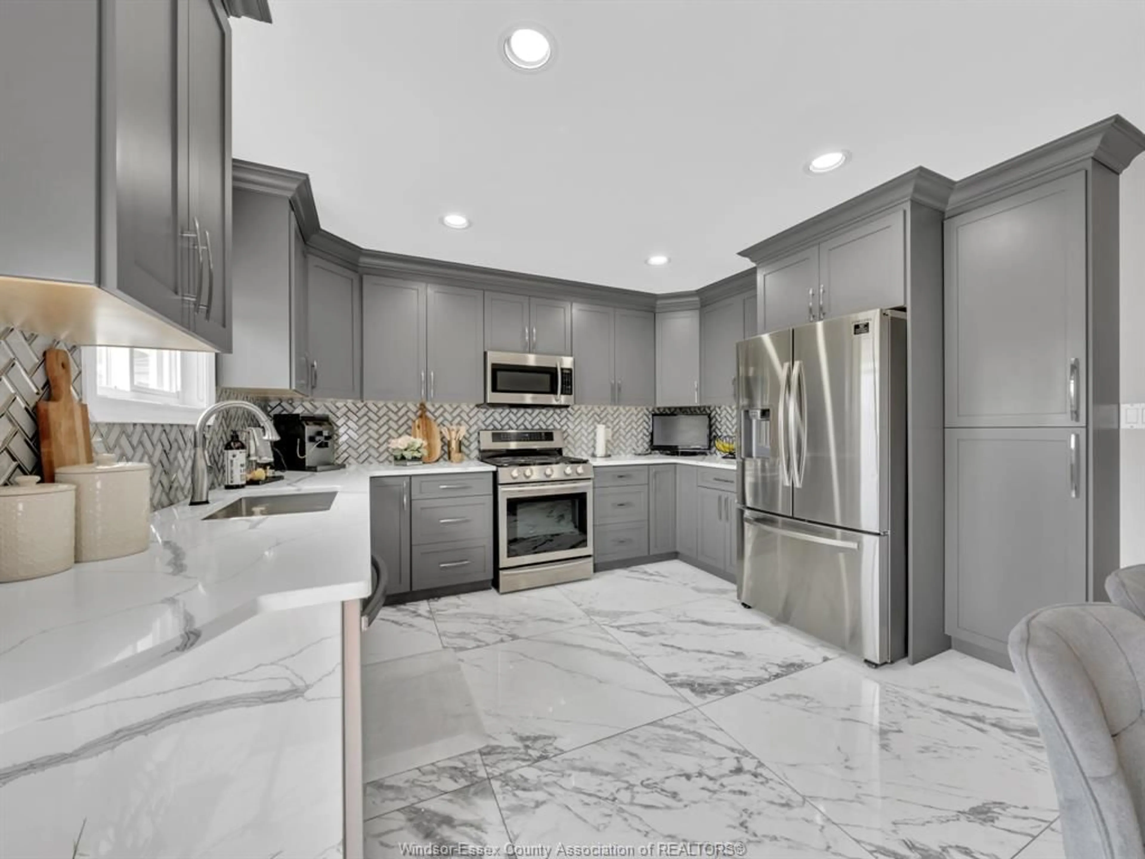 Contemporary kitchen, ceramic/tile floor for 137 AMY CROFT, Lakeshore Ontario N9K 1E6